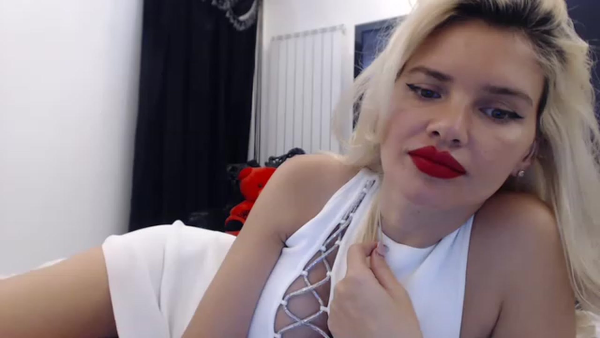 Gallery image thumbnail from Pervita's myfreecams stream on, 03/23/2023, 22:07 image 1 of 20