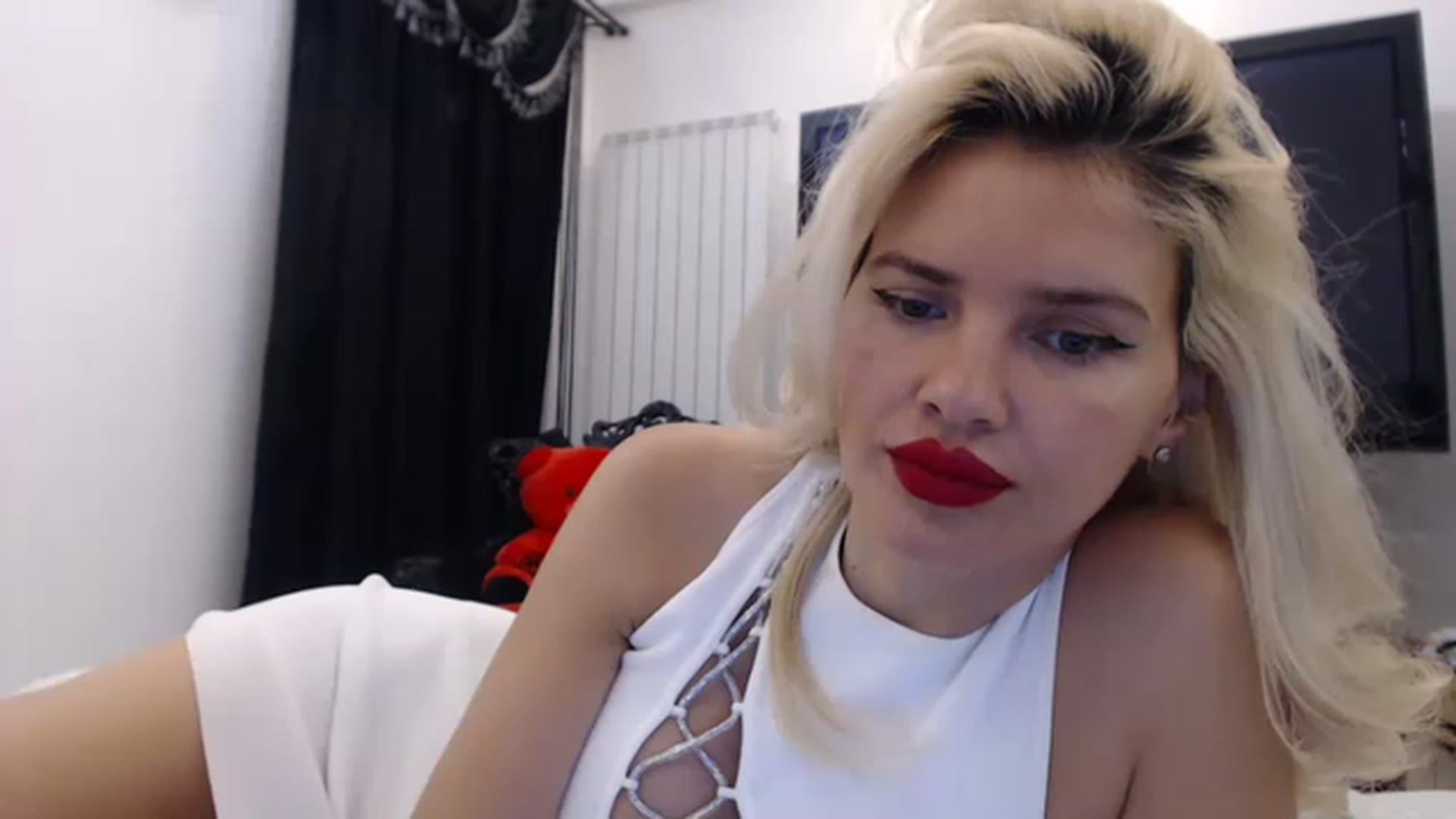 Gallery image thumbnail from Pervita's myfreecams stream on, 03/23/2023, 22:07 image 2 of 20