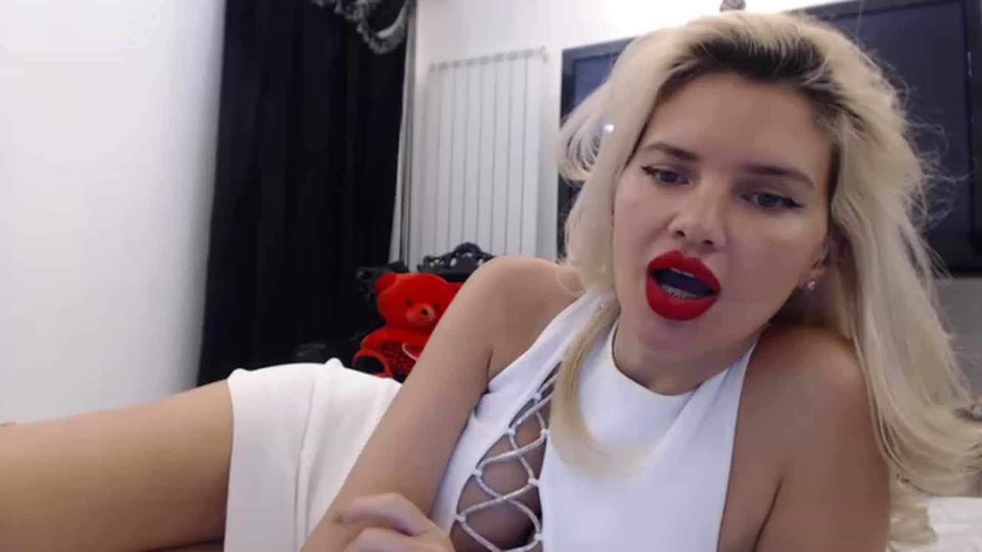 Gallery image thumbnail from Pervita's myfreecams stream on, 03/23/2023, 22:07 image 4 of 20