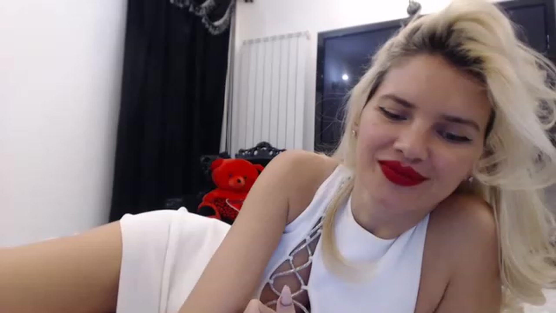 Gallery image thumbnail from Pervita's myfreecams stream on, 03/23/2023, 22:07 image 6 of 20