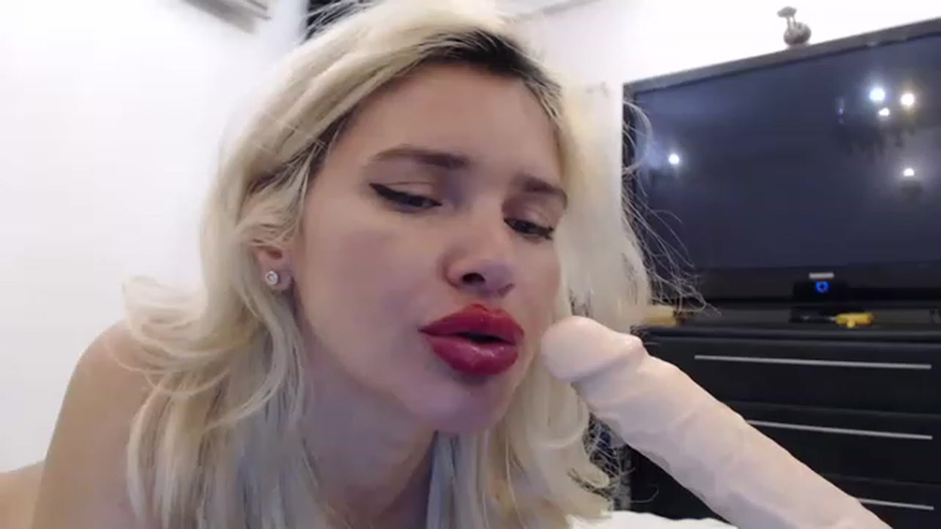 Gallery image thumbnail from Pervita's myfreecams stream on, 03/23/2023, 23:02 image 19 of 20