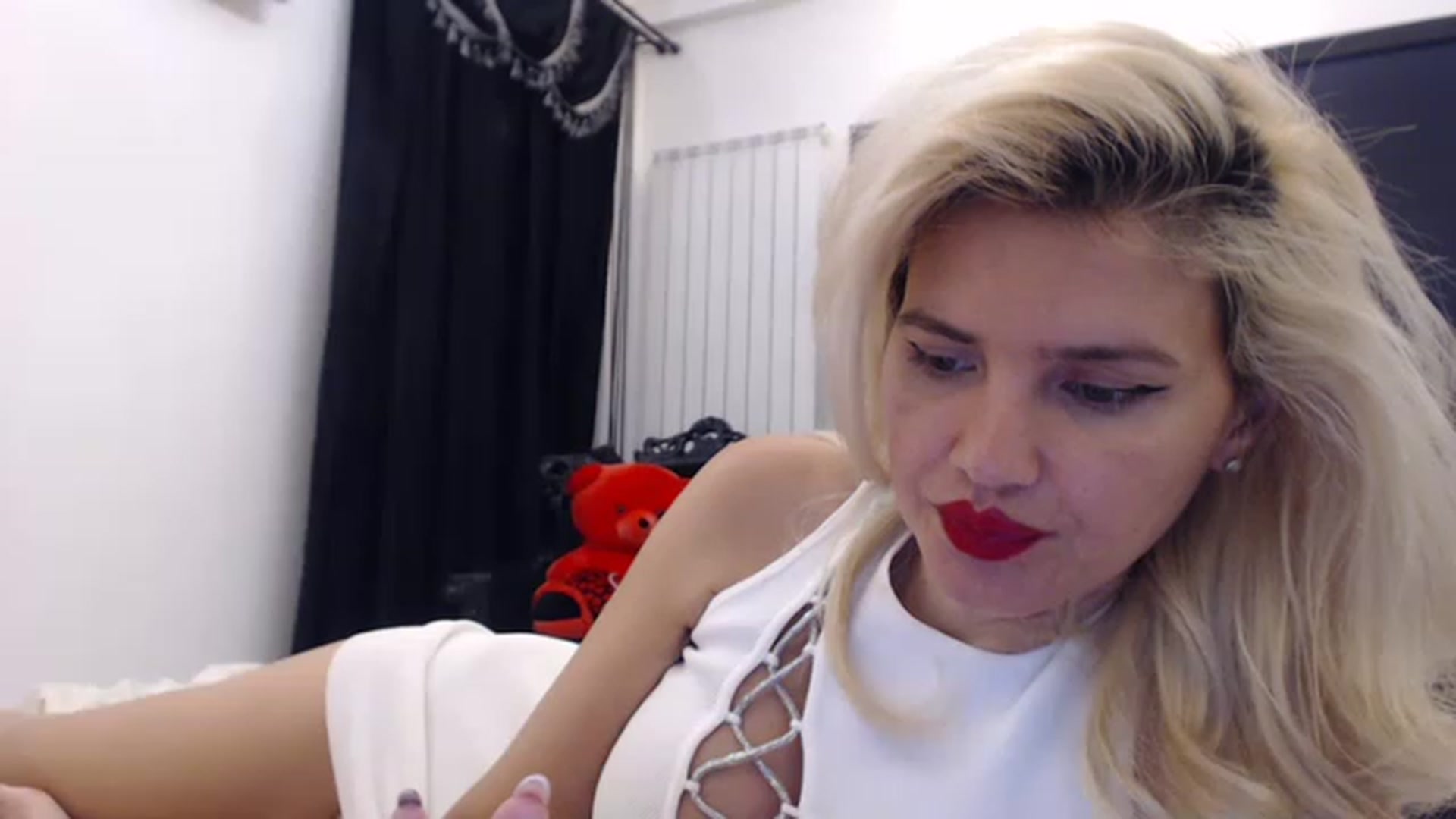 Gallery image thumbnail from Pervita's myfreecams stream on, 03/23/2023, 23:02 image 4 of 20