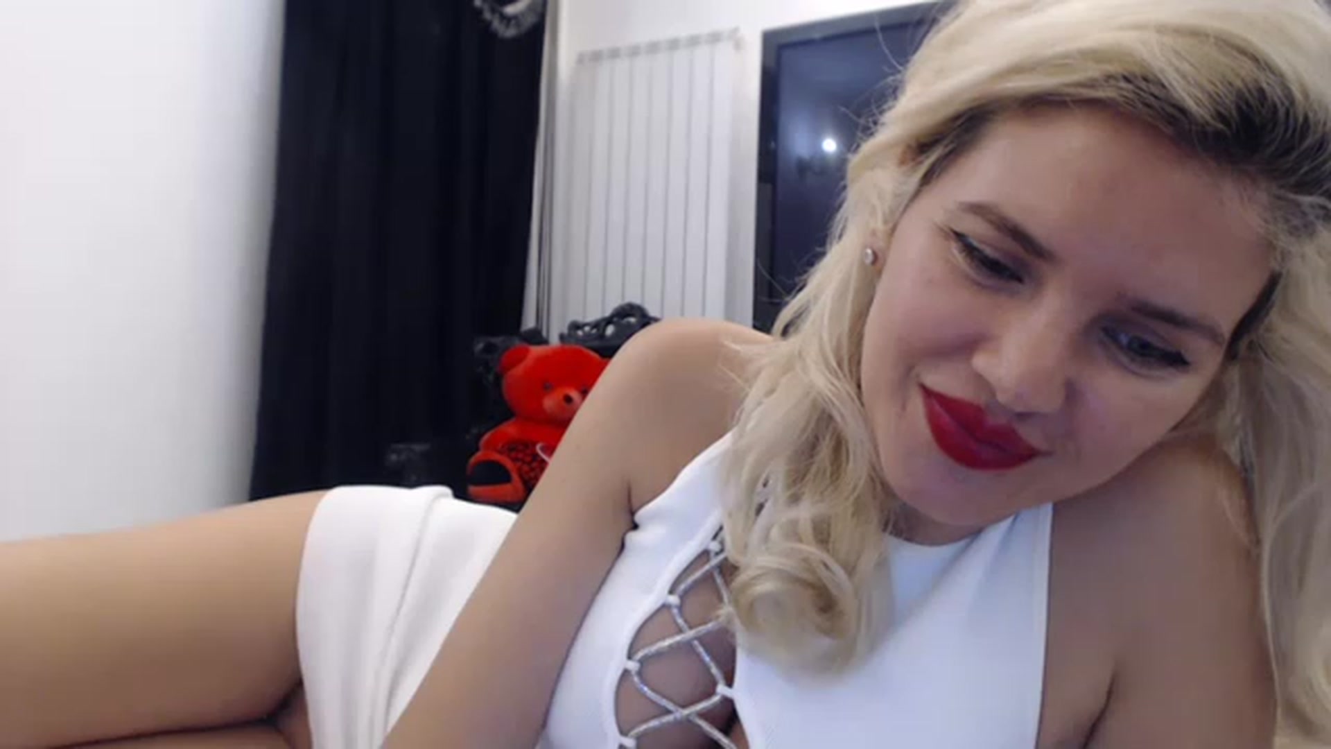 Gallery image thumbnail from Pervita's myfreecams stream on, 03/23/2023, 23:02 image 9 of 20