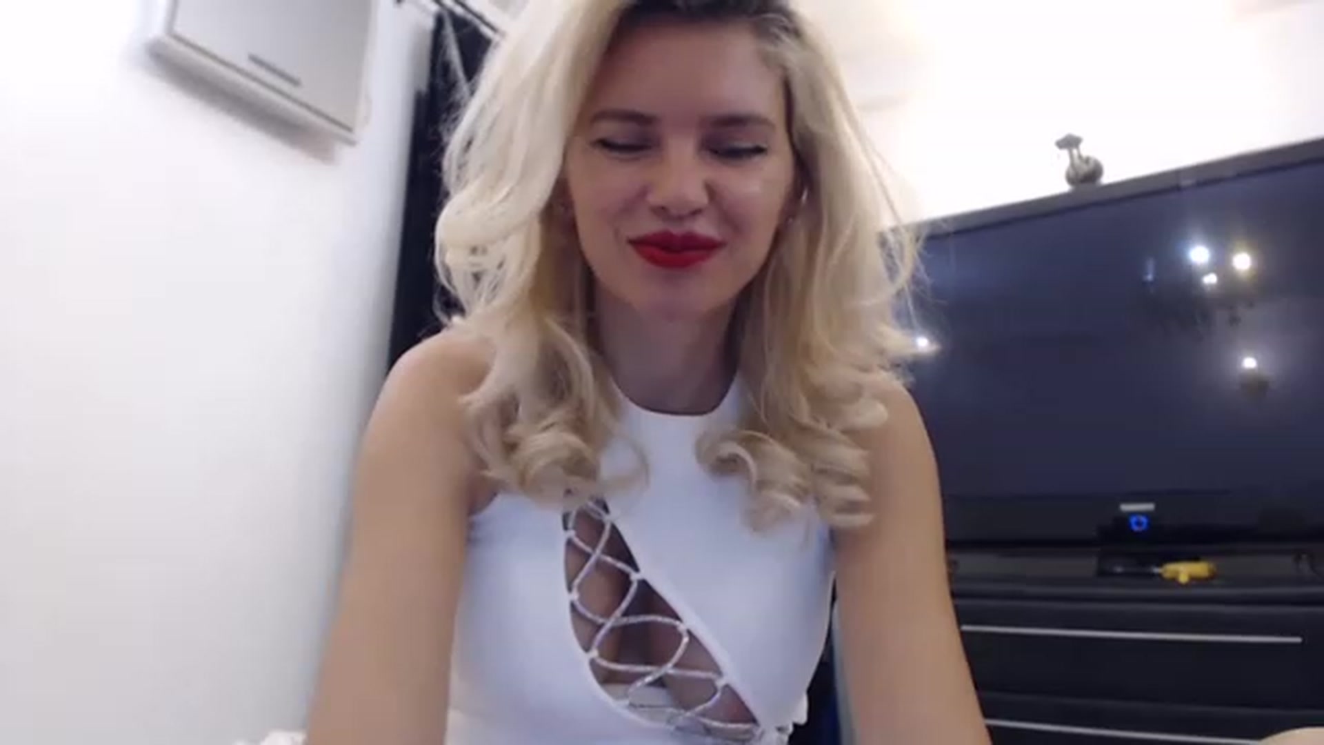 Gallery image thumbnail from Pervita's myfreecams stream on, 03/23/2023, 23:02 image 10 of 20