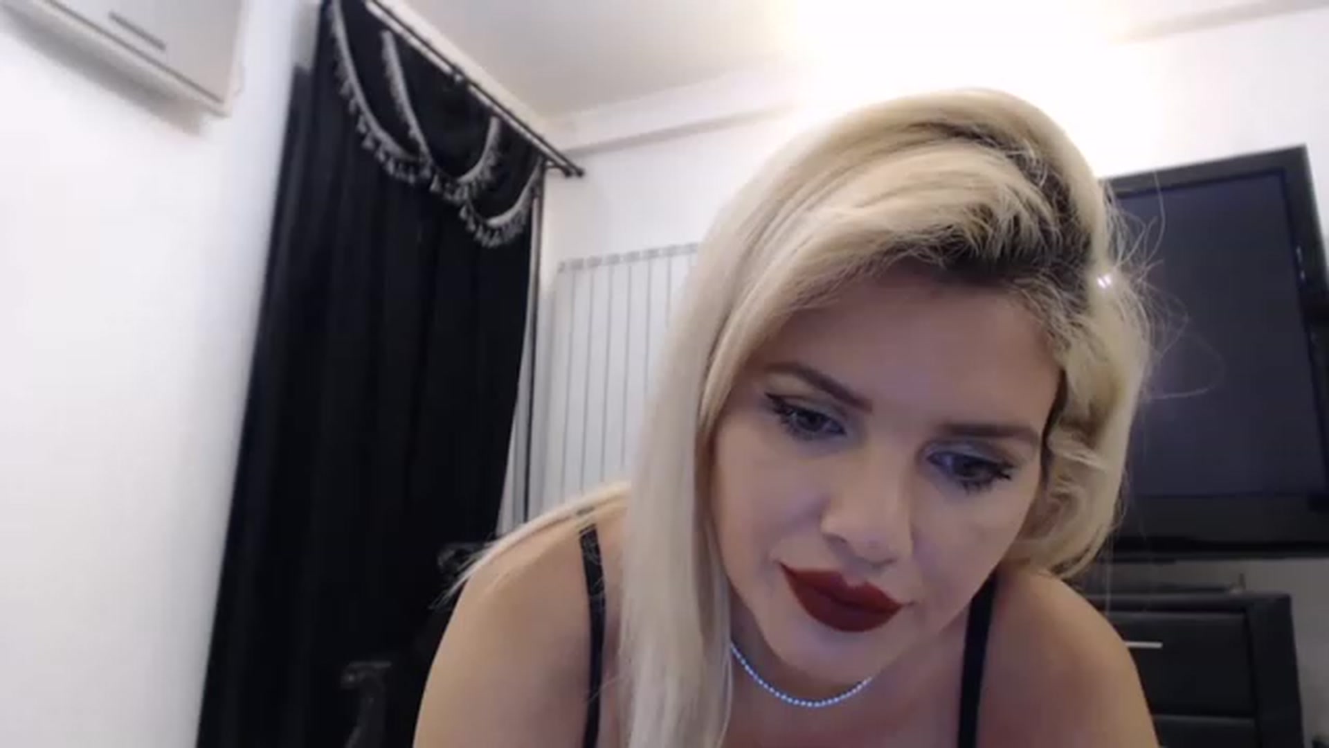 Gallery image thumbnail from Pervita's myfreecams stream on, 03/28/2023, 22:39 image 3 of 20