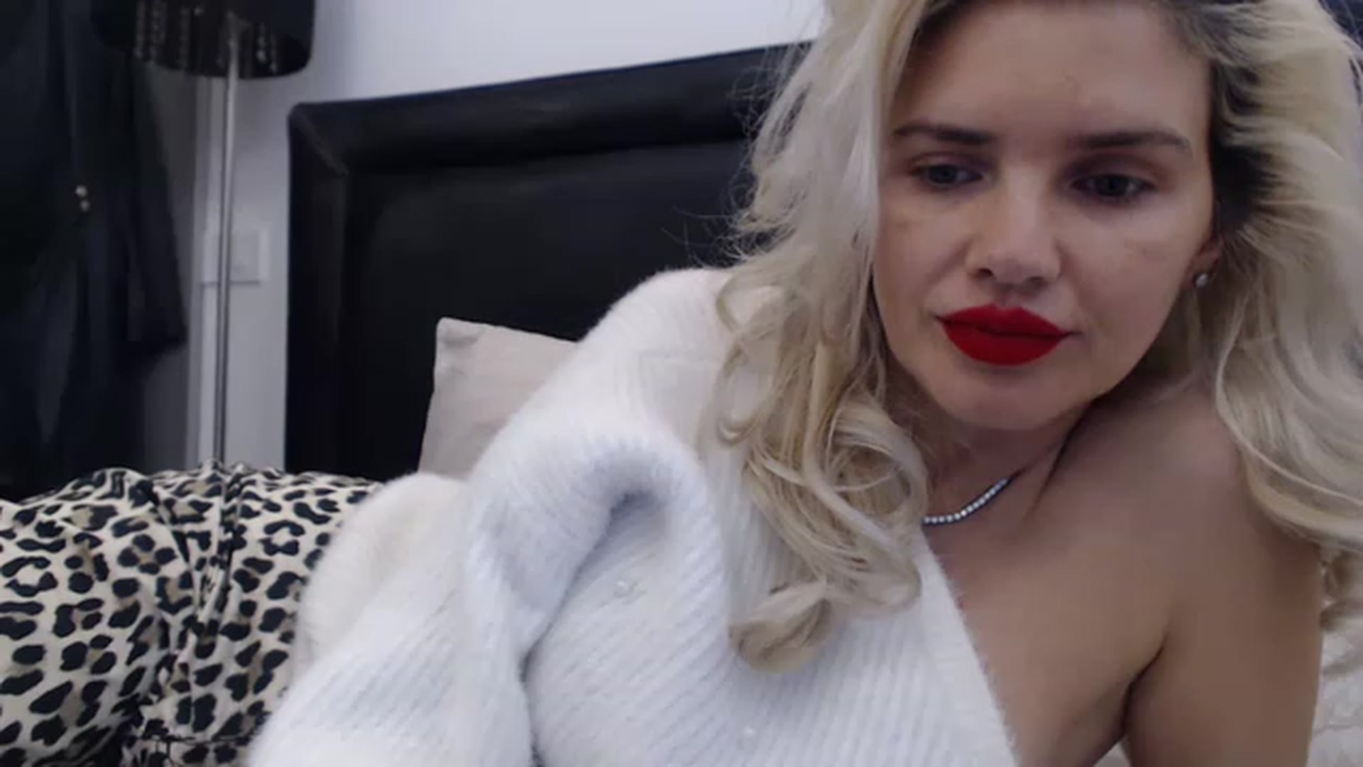 Gallery image thumbnail from Pervita's myfreecams stream on, 03/31/2023, 13:33 image 6 of 20