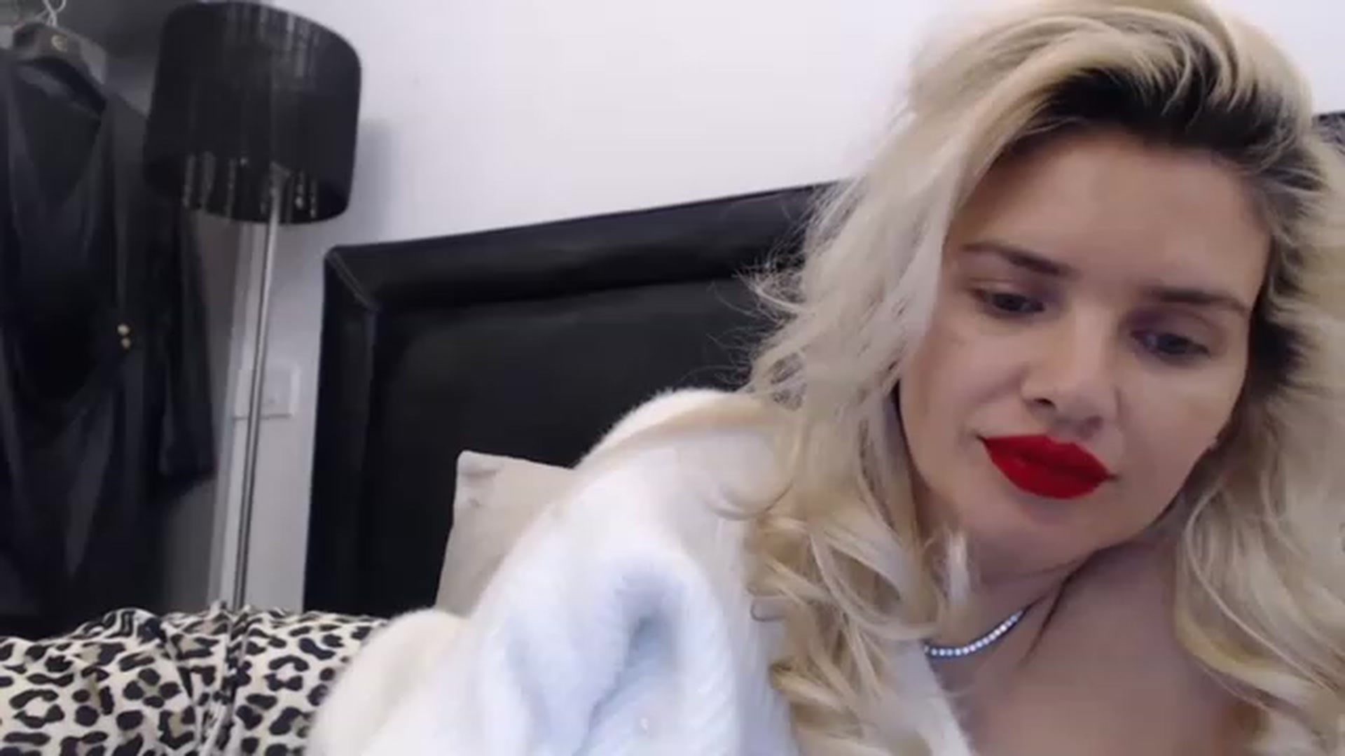 Gallery image thumbnail from Pervita's myfreecams stream on, 03/31/2023, 13:33 image 3 of 20