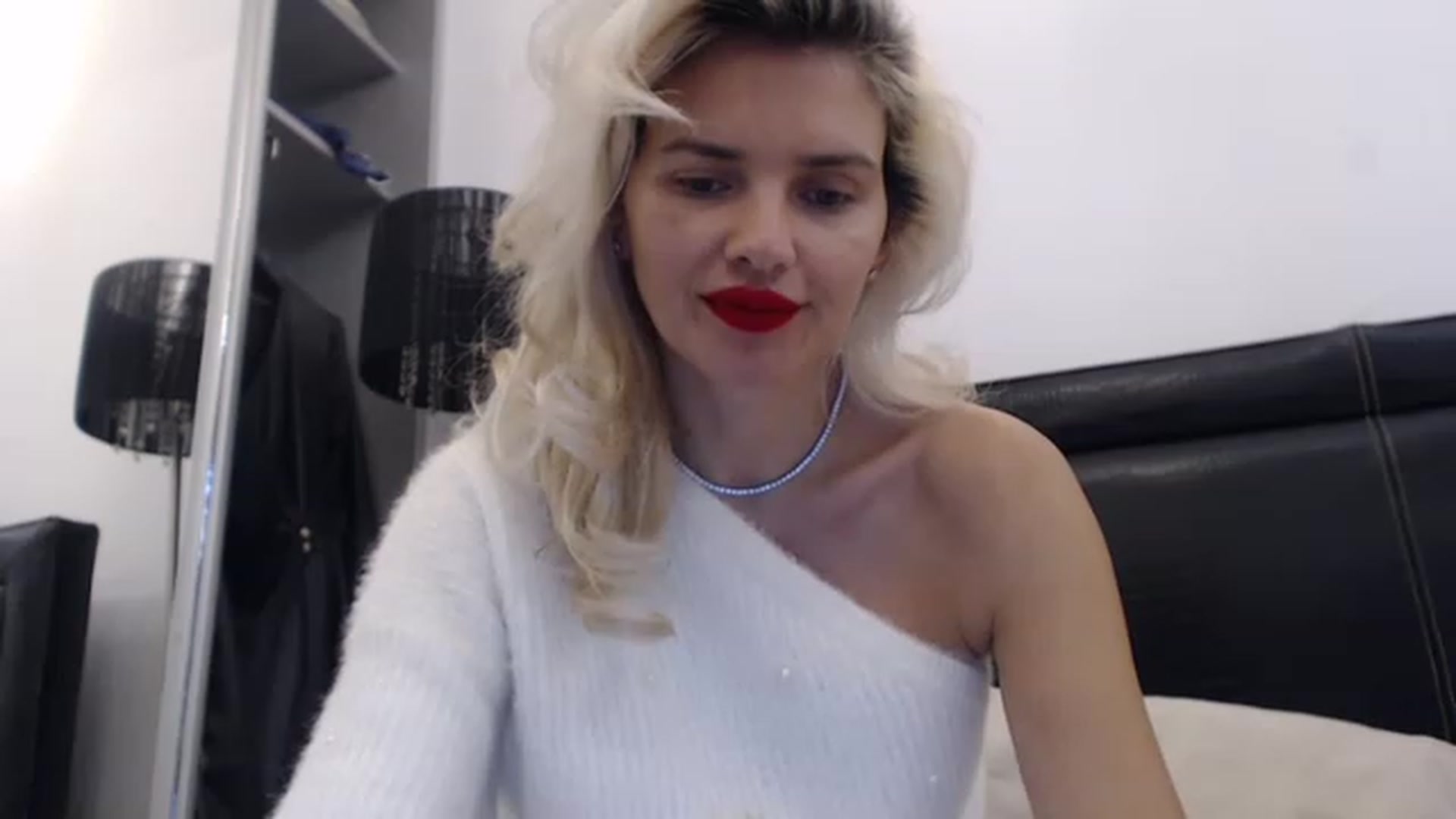Gallery image thumbnail from Pervita's myfreecams stream on, 03/31/2023, 13:33 image 15 of 20
