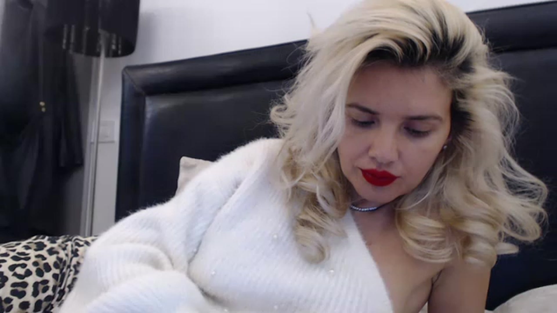 Gallery image thumbnail from Pervita's myfreecams stream on, 03/31/2023, 13:33 image 17 of 20