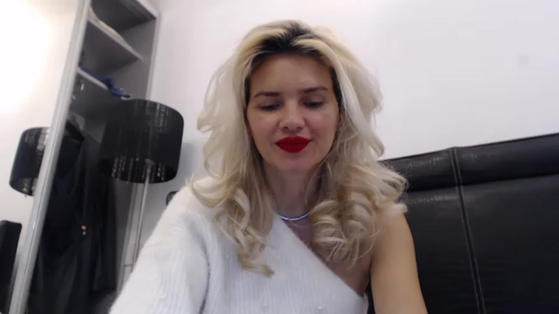 Gallery image thumbnail from Pervita's myfreecams stream on, 03/31/2023, 14:09 image 5 of 20