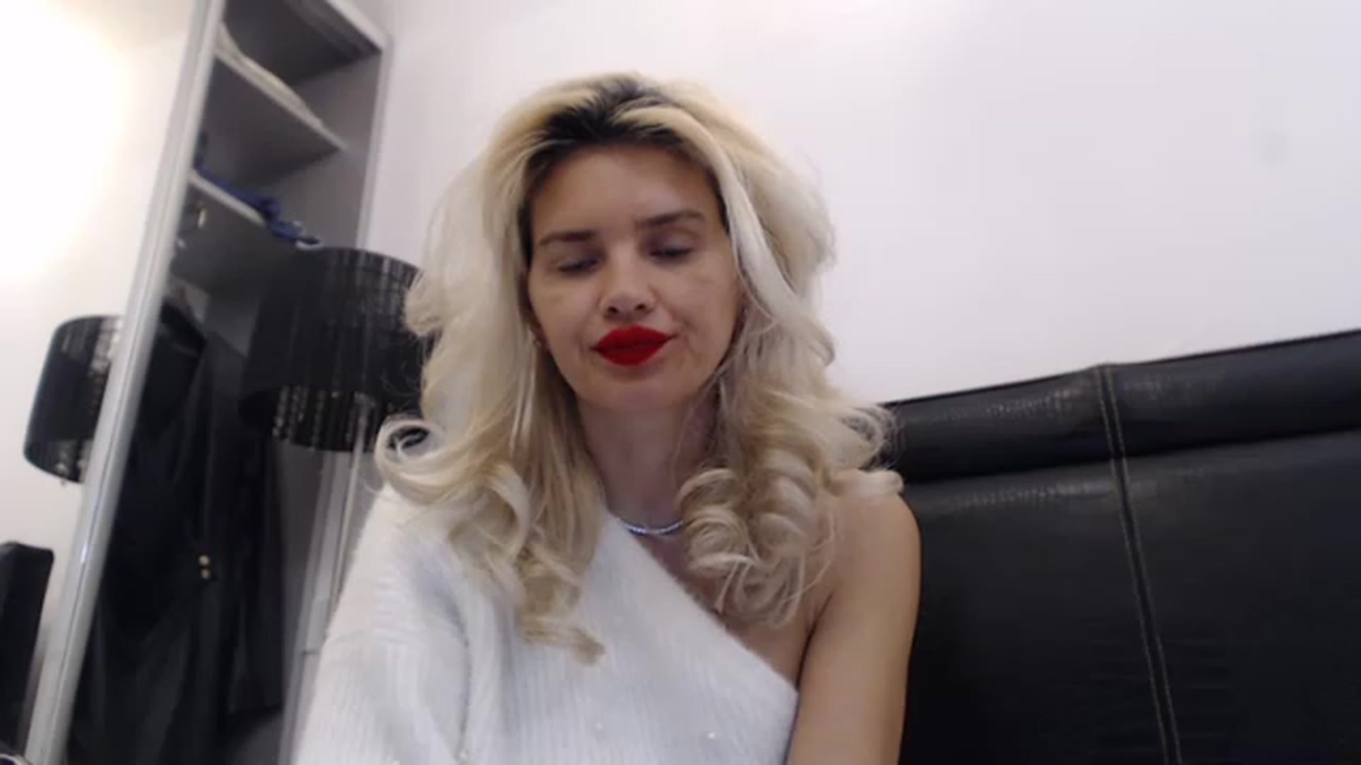 Gallery image thumbnail from Pervita's myfreecams stream on, 03/31/2023, 14:09 image 4 of 20