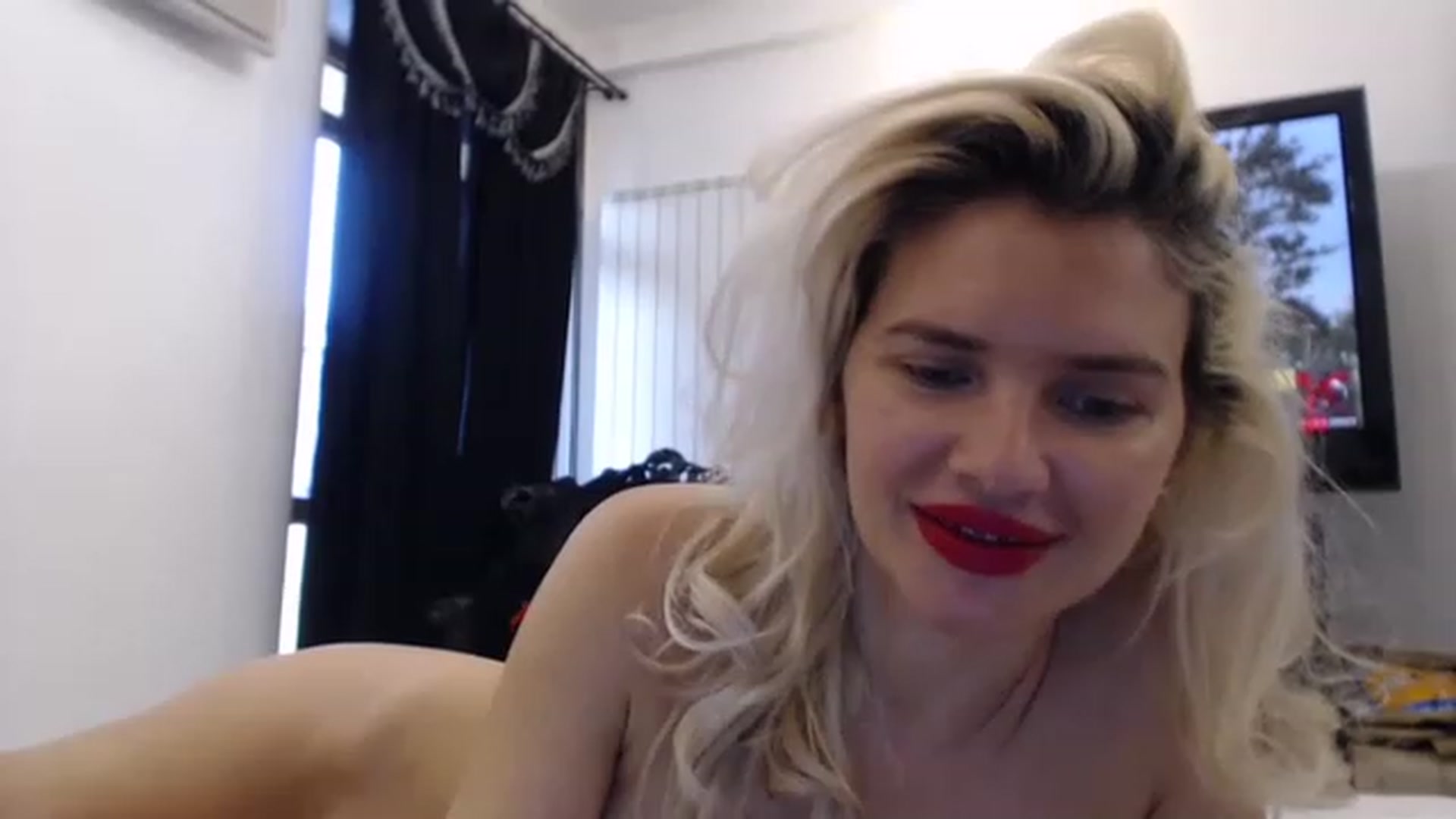 Gallery image thumbnail from Pervita's myfreecams stream on, 04/01/2023, 15:34 image 17 of 20