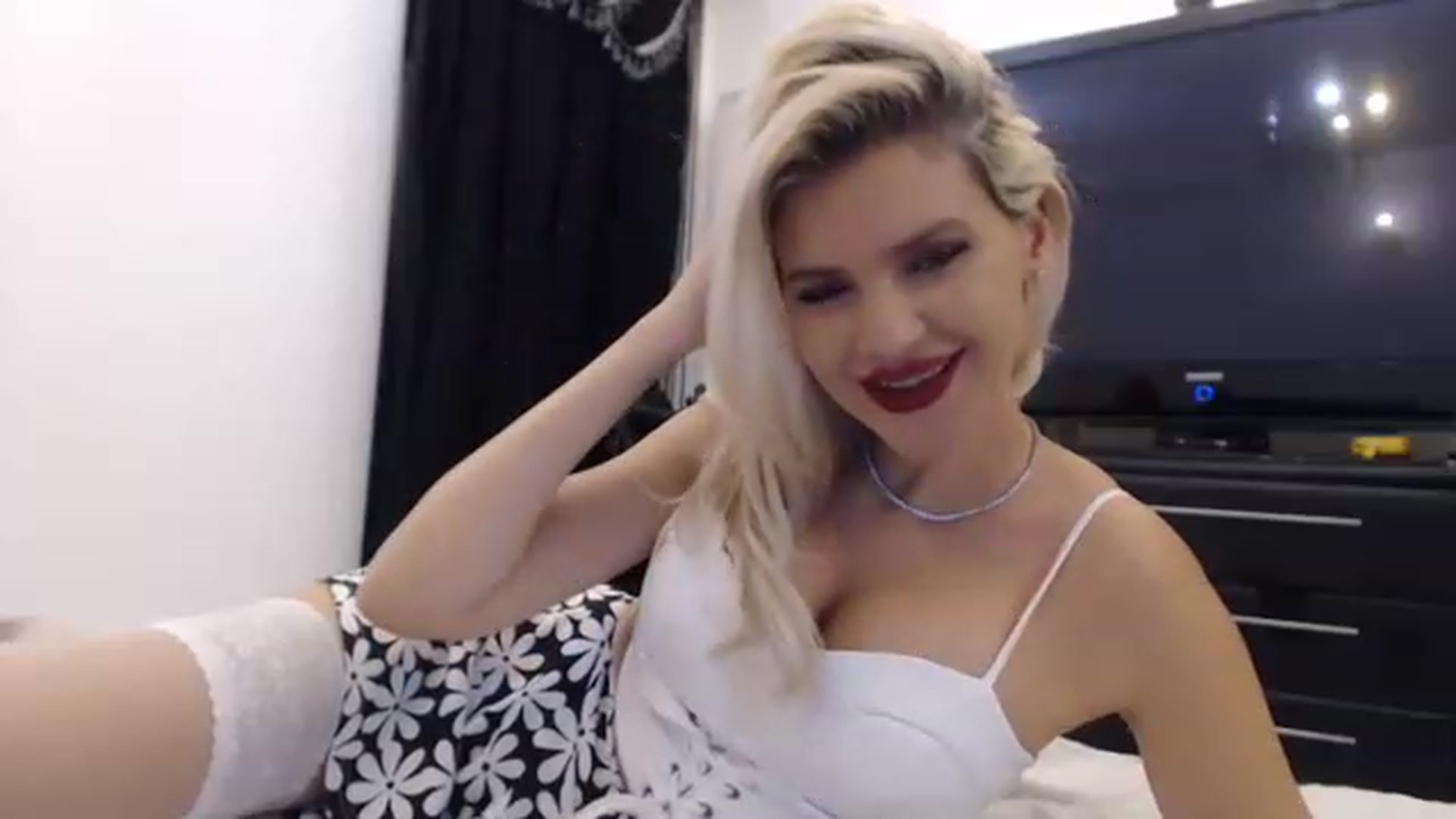 Gallery image thumbnail from Pervita's myfreecams stream on, 04/05/2023, 21:17 image 12 of 20