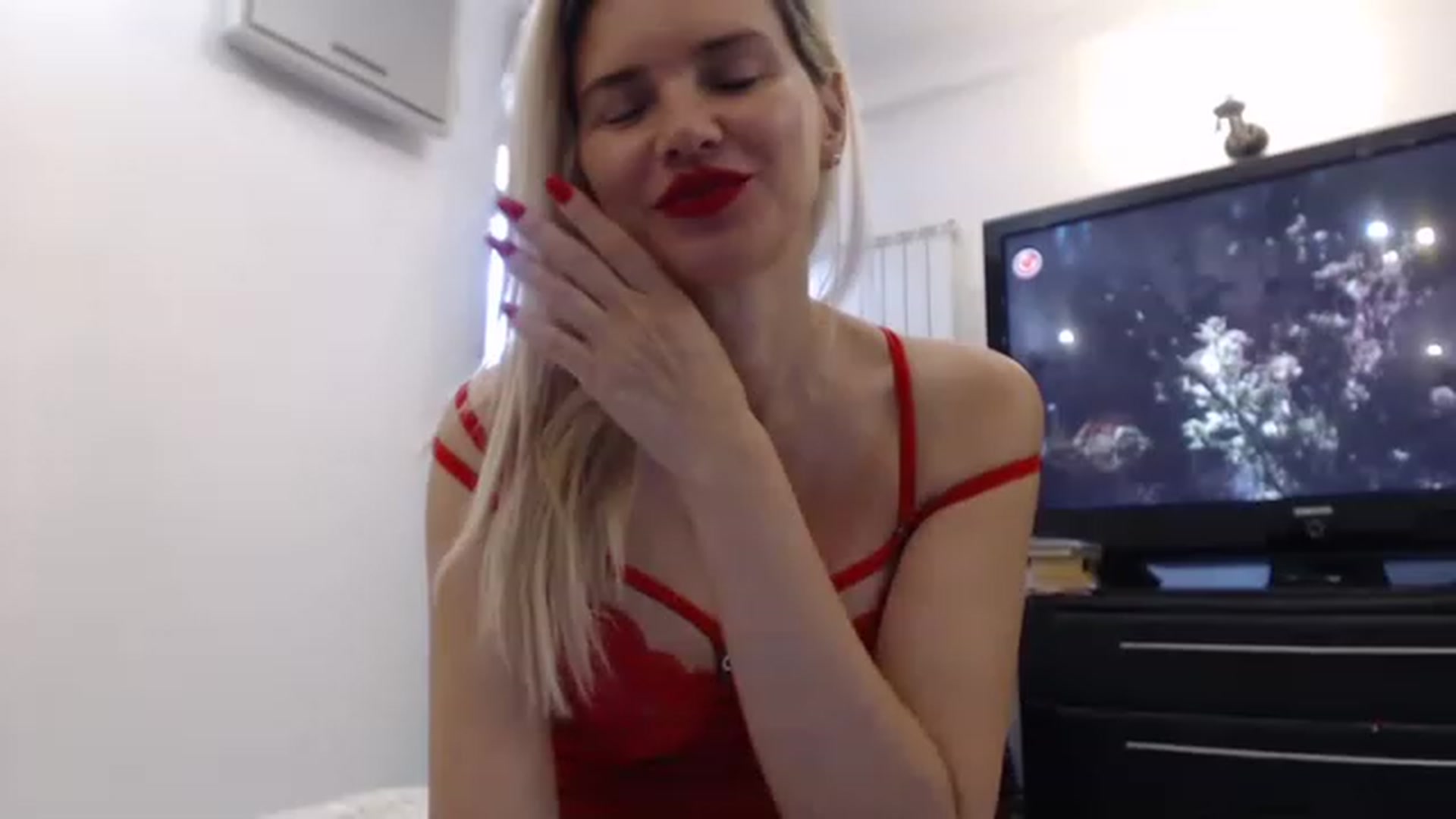 Gallery image thumbnail from Pervita's myfreecams stream on, 04/08/2023, 14:14 image 15 of 20