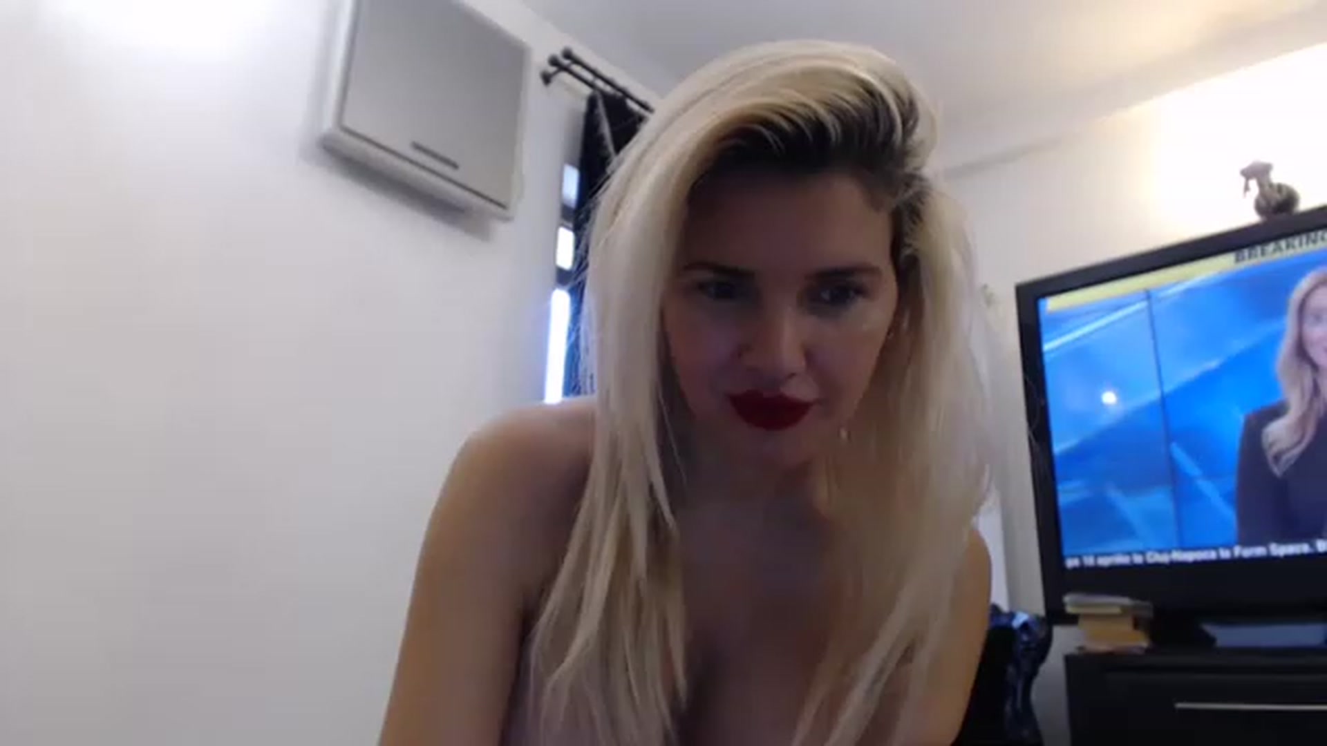 Gallery image thumbnail from Pervita's myfreecams stream on, 04/08/2023, 16:05 image 9 of 20