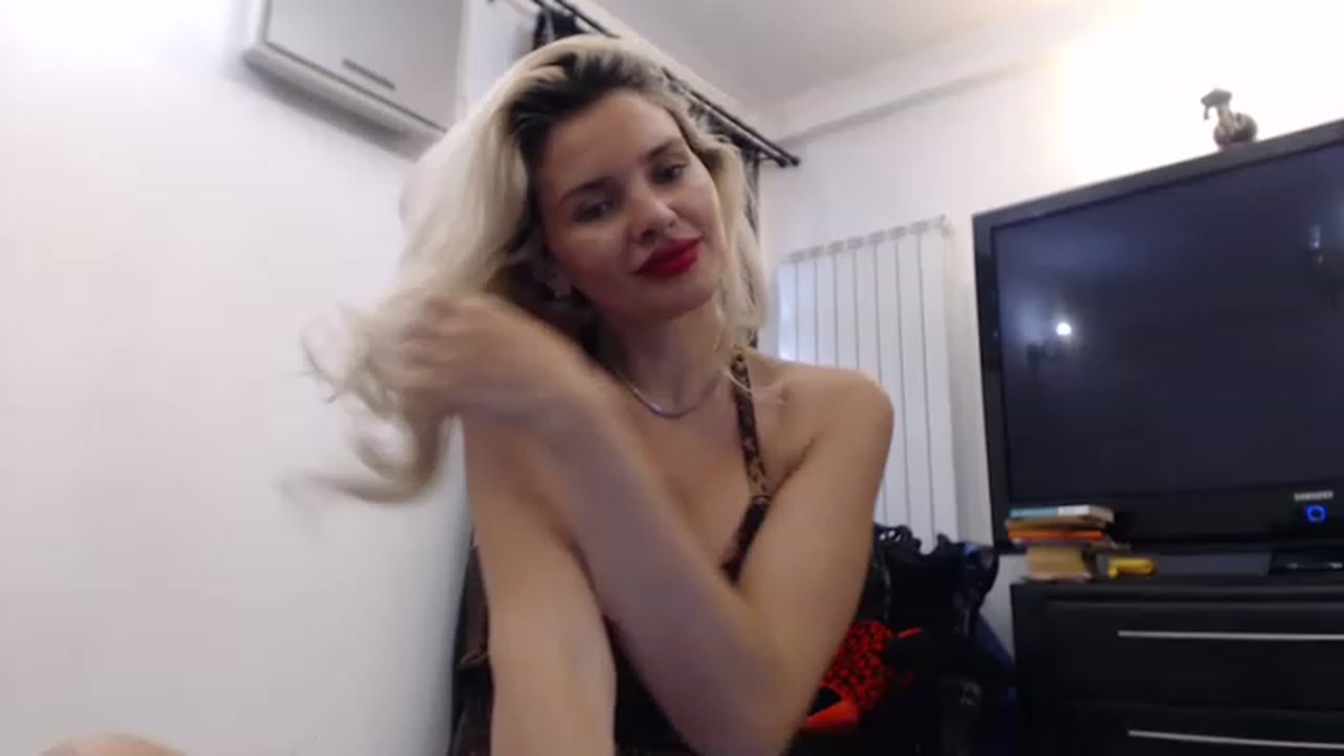 Gallery image thumbnail from Pervita's myfreecams stream on, 04/14/2023, 14:43 image 1 of 20