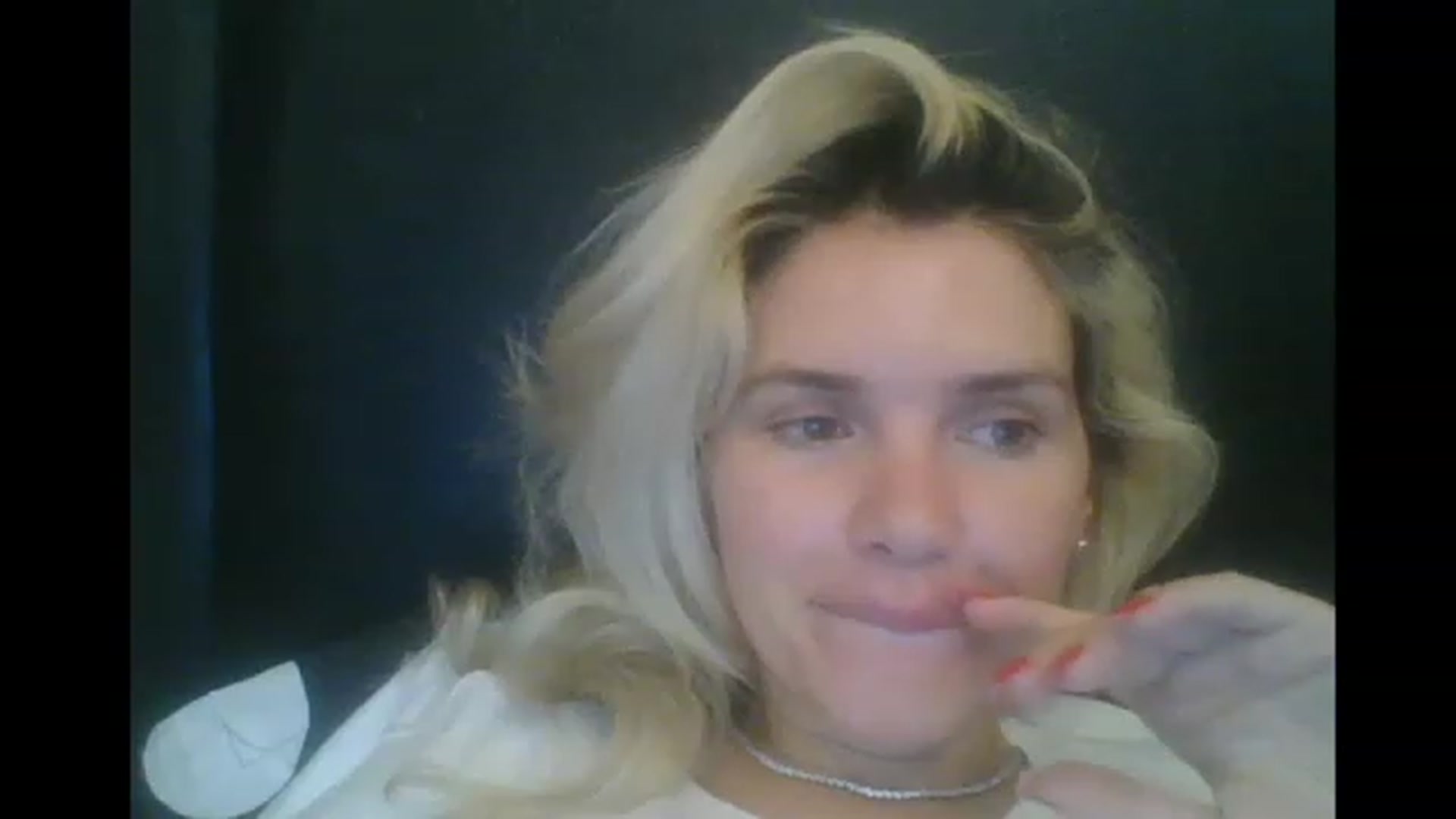 Gallery image thumbnail from Pervita's myfreecams stream on, 04/15/2023, 24:52 image 3 of 20