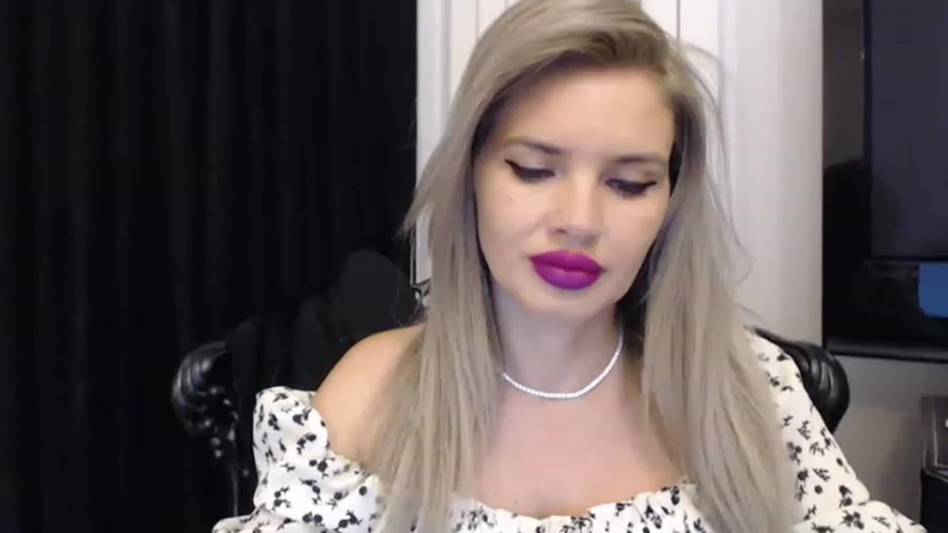 Gallery image thumbnail from Pervita's myfreecams stream on, 04/26/2023, 21:56 image 1 of 20