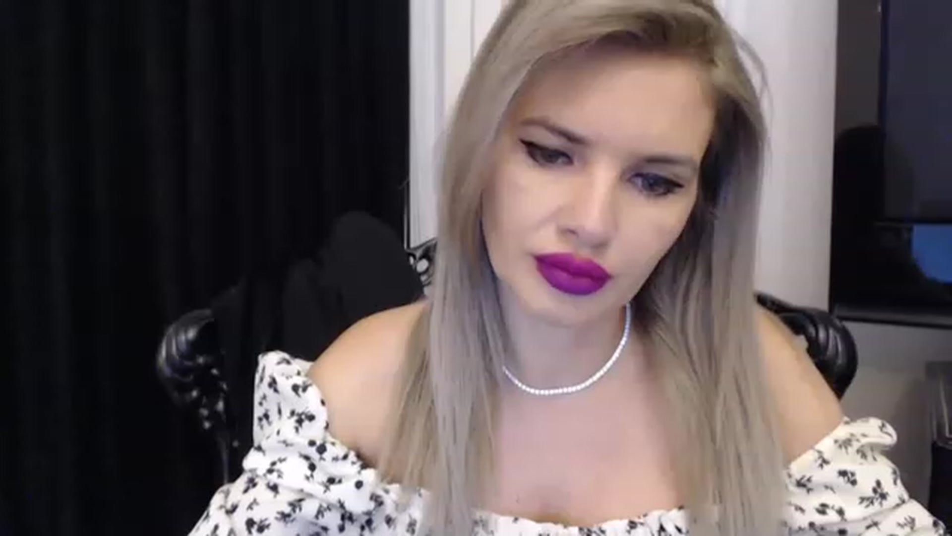 Gallery image thumbnail from Pervita's myfreecams stream on, 04/26/2023, 21:56 image 3 of 20