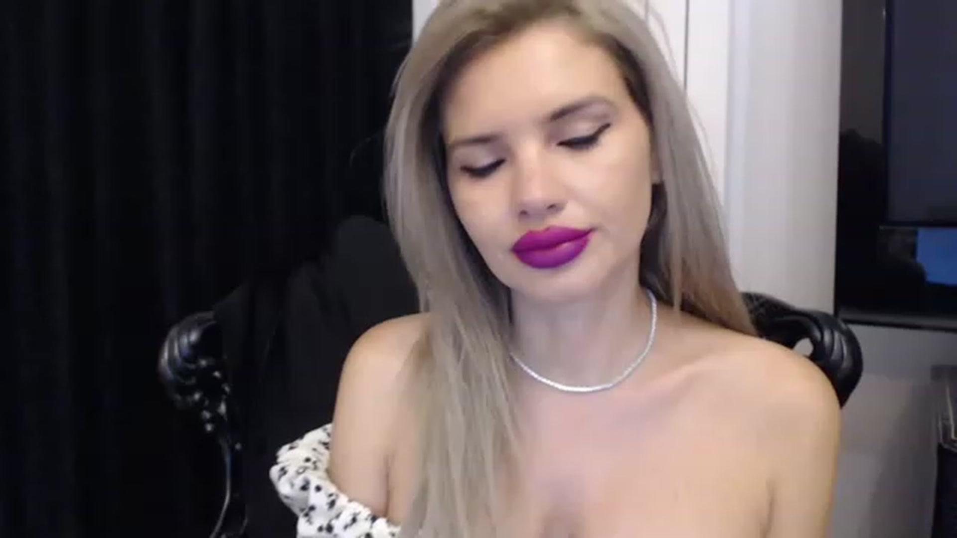 Gallery image thumbnail from Pervita's myfreecams stream on, 04/26/2023, 21:56 image 5 of 20