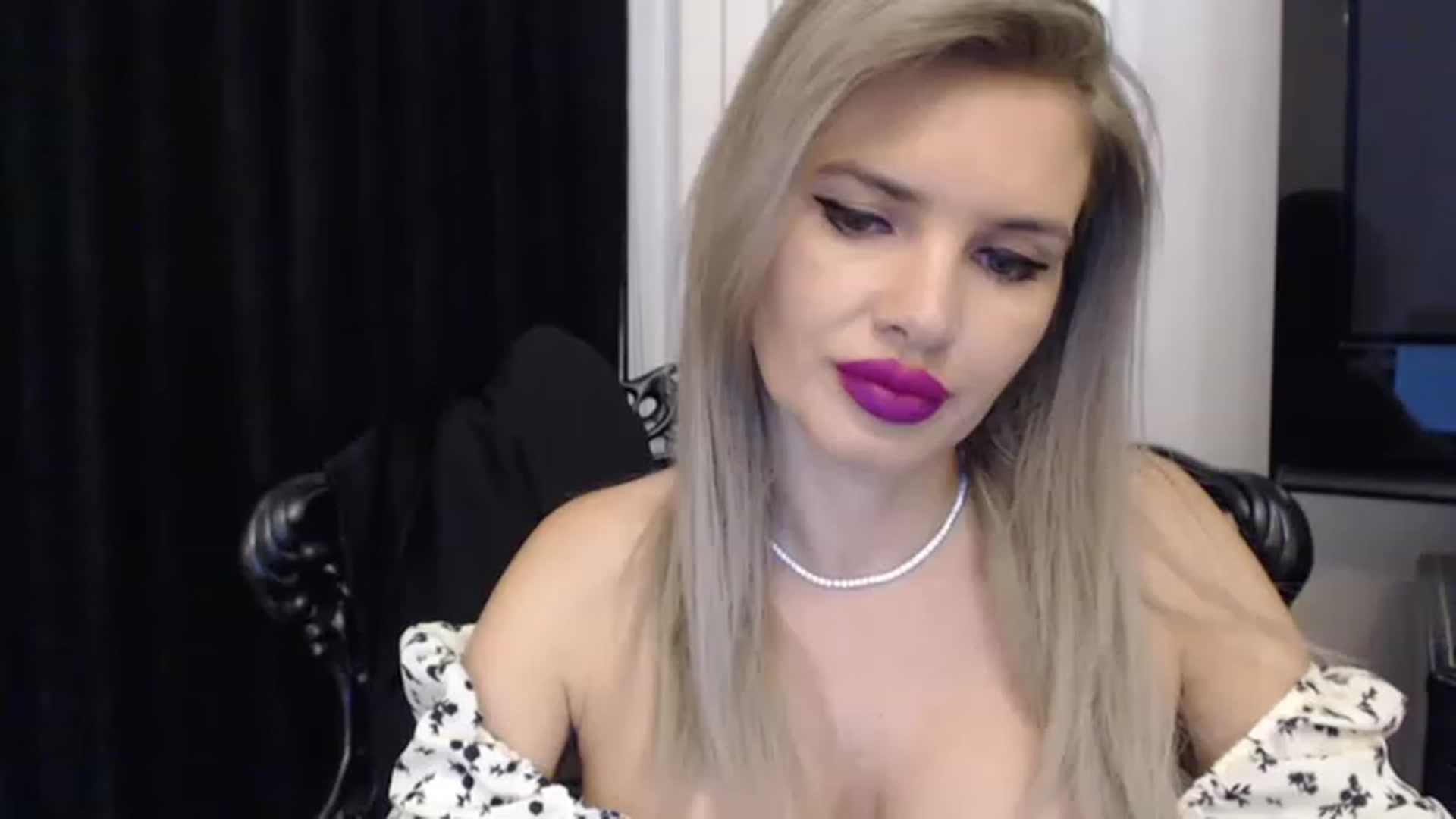 Gallery image thumbnail from Pervita's myfreecams stream on, 04/26/2023, 21:56 image 4 of 20