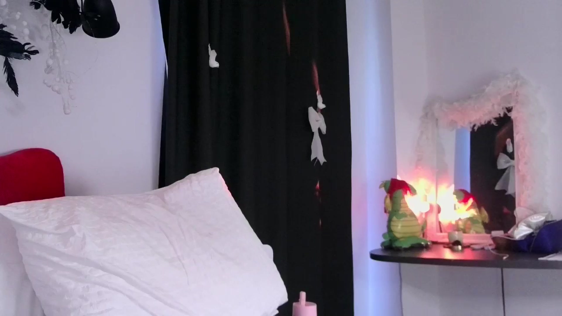 Gallery image thumbnail from Petal___'s myfreecams stream on, 03/17/2025, 15:29 image 10 of 20