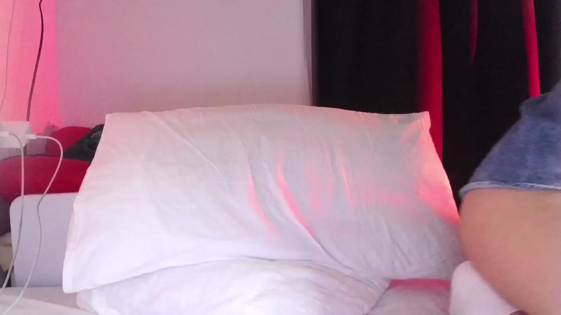 Gallery image thumbnail from Petal___'s myfreecams stream on, 12/01/2025, 19:59 image 17 of 20
