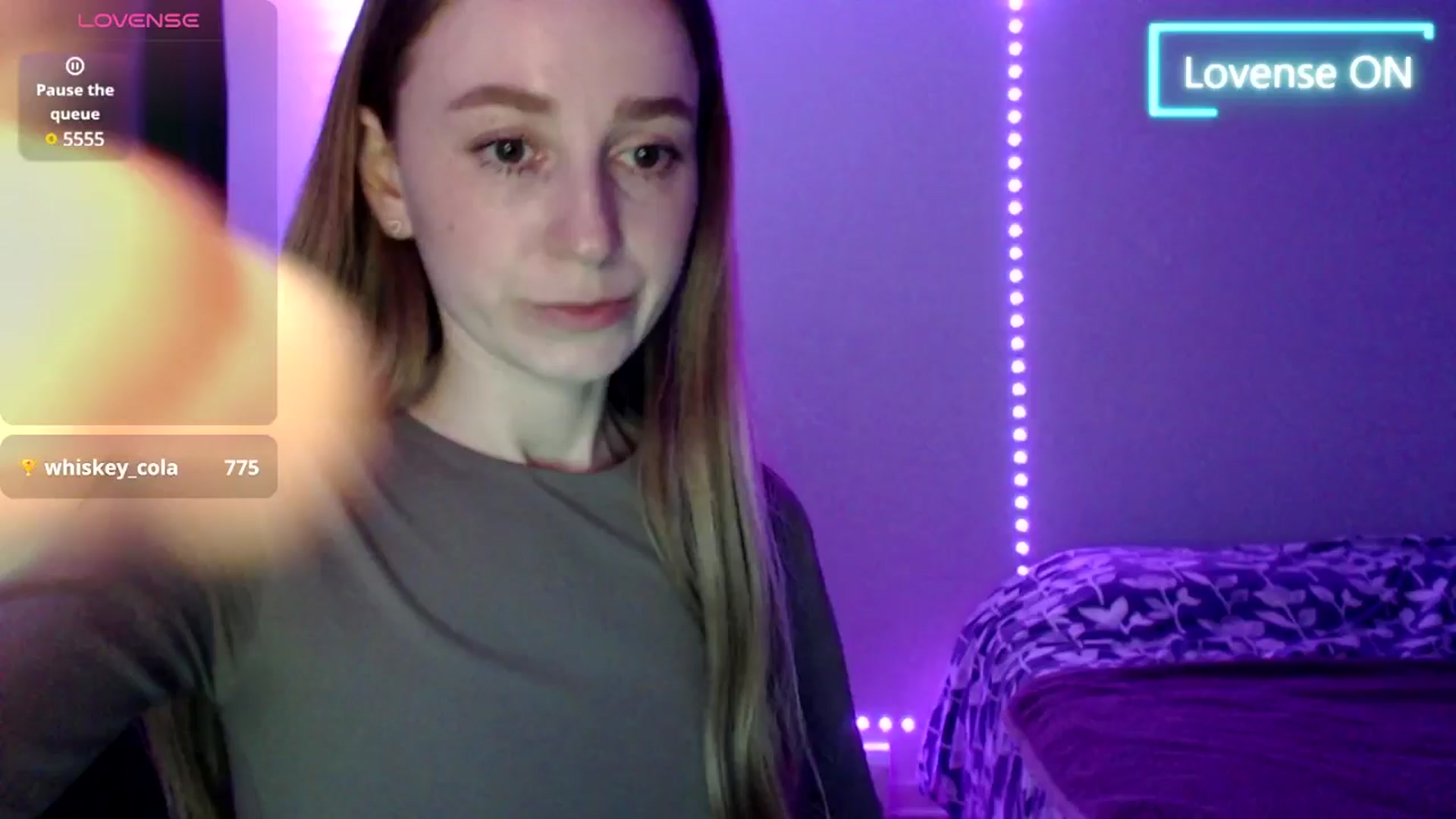 Gallery image thumbnail from PetitAnge_'s myfreecams stream on, 04/12/2025, 17:40 image 18 of 20
