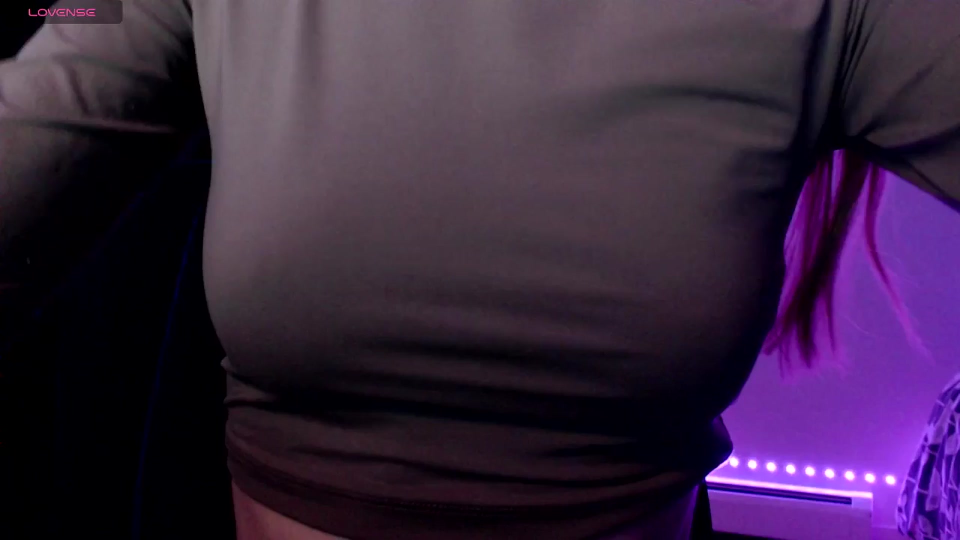Gallery image thumbnail from PetitAnge_'s myfreecams stream on, 04/12/2025, 17:40 image 1 of 20