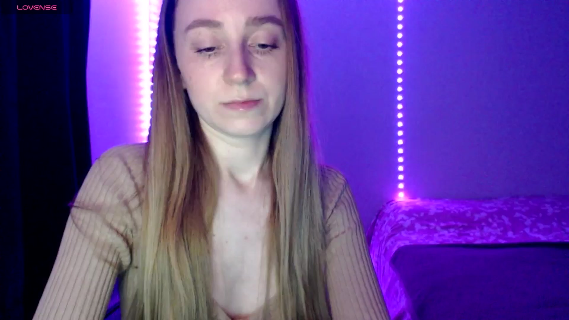Gallery image thumbnail from PetitAnge_'s myfreecams stream on, 04/20/2025, 17:49 image 1 of 20
