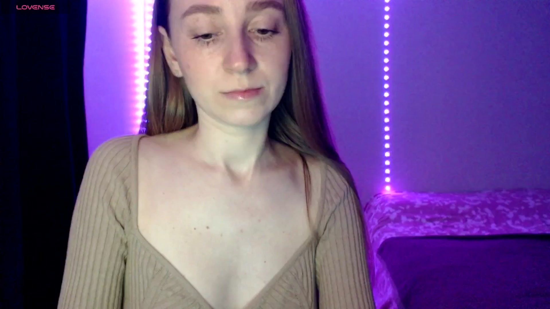 Gallery image thumbnail from PetitAnge_'s myfreecams stream on, 04/20/2025, 17:49 image 5 of 20