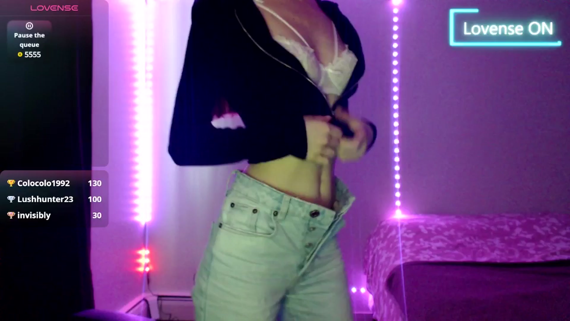Gallery image thumbnail from PetitAnge_'s myfreecams stream on, 04/28/2025, 17:52 image 16 of 20