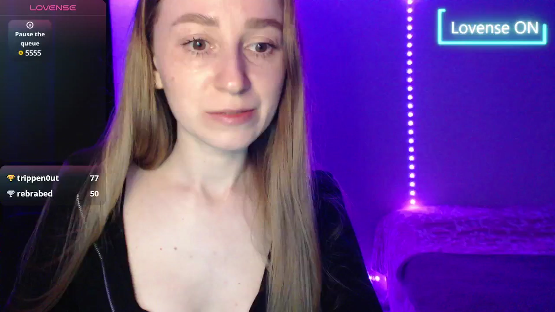 Gallery image thumbnail from PetitAnge_'s myfreecams stream on, 05/19/2025, 24:28 image 14 of 20