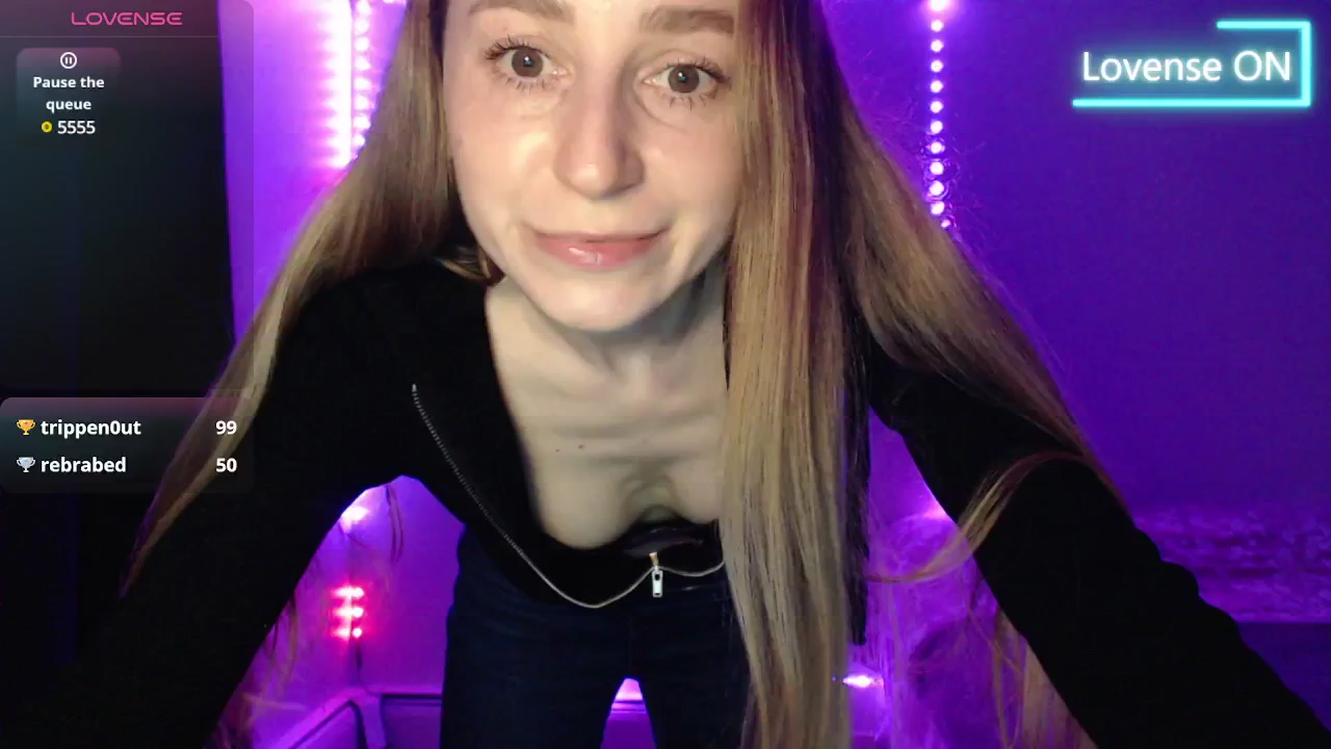 Gallery image thumbnail from PetitAnge_'s myfreecams stream on, 05/19/2025, 24:28 image 15 of 20