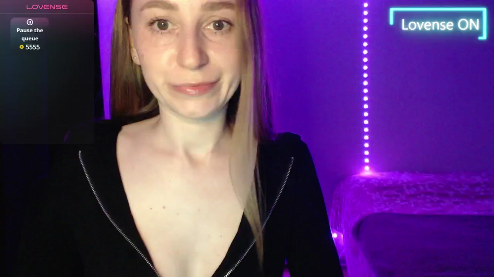 Gallery image thumbnail from PetitAnge_'s myfreecams stream on, 05/19/2025, 24:28 image 6 of 20