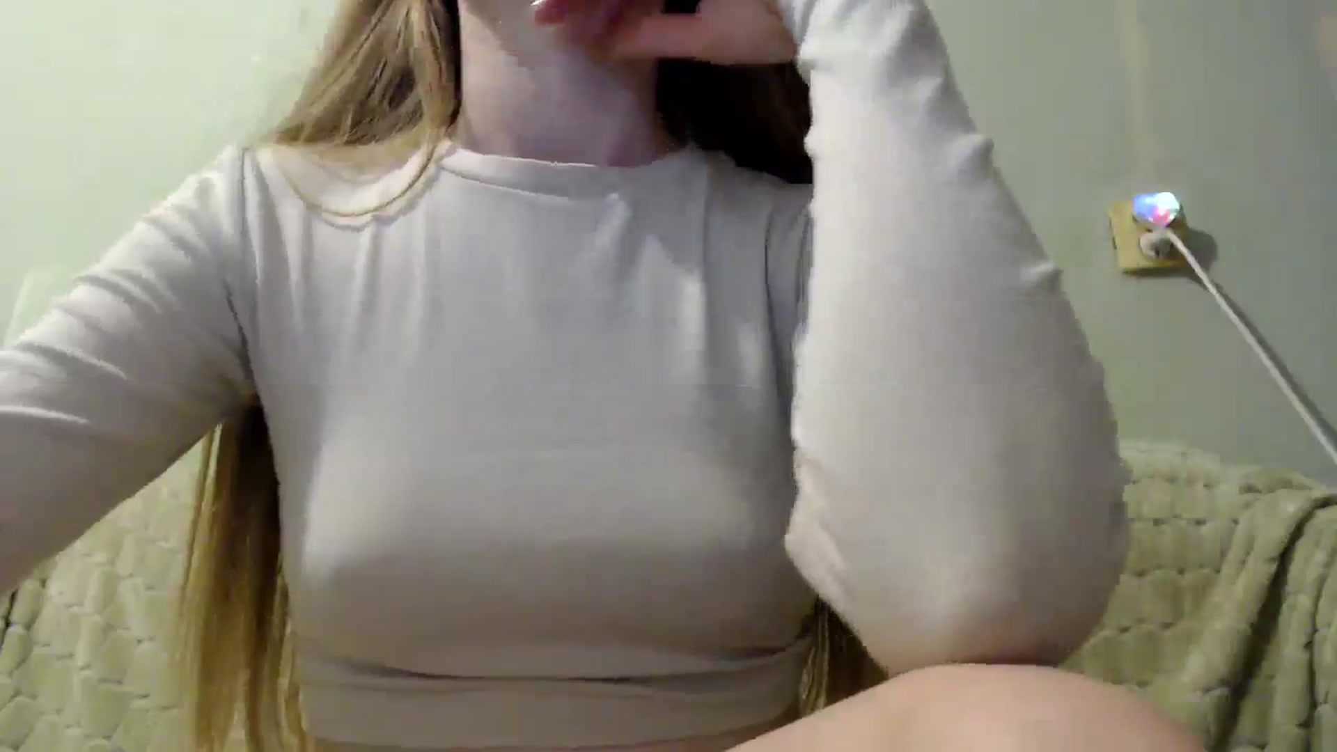 Gallery image thumbnail from PetitAnge_'s myfreecams stream on, 08/04/2025, 19:53 image 12 of 20