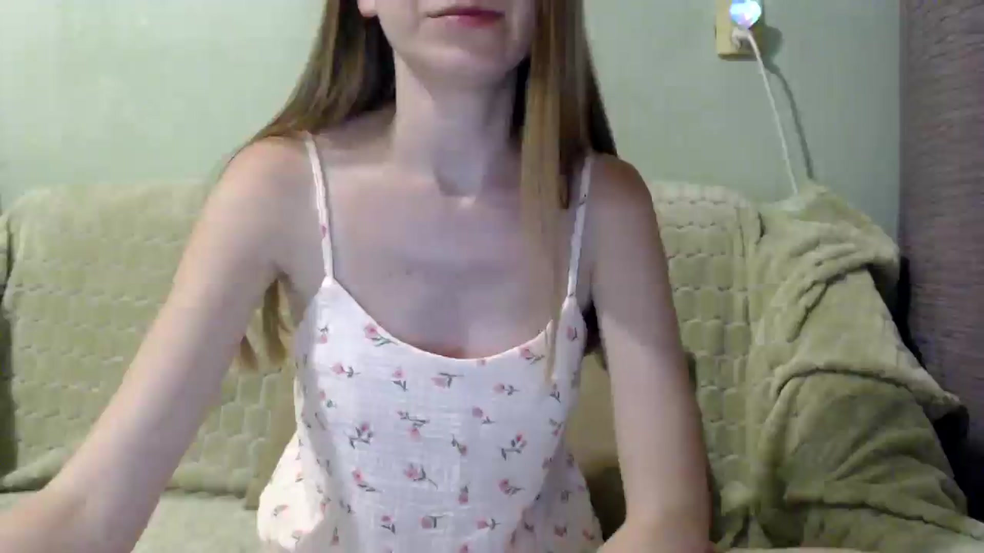 Gallery image thumbnail from PetitAnge_'s myfreecams stream on, 08/19/2025, 20:06 image 6 of 20
