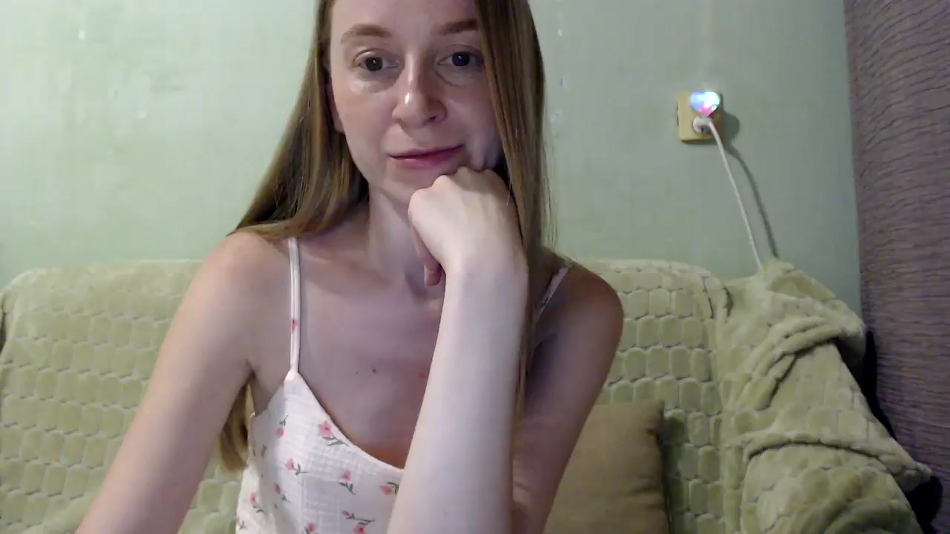 Gallery image thumbnail from PetitAnge_'s myfreecams stream on, 08/19/2025, 20:06 image 3 of 20
