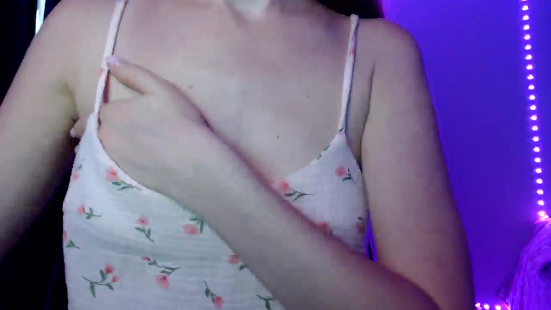 Gallery image thumbnail from PetitAnge_'s myfreecams stream on, 09/10/2025, 16:20 image 17 of 20