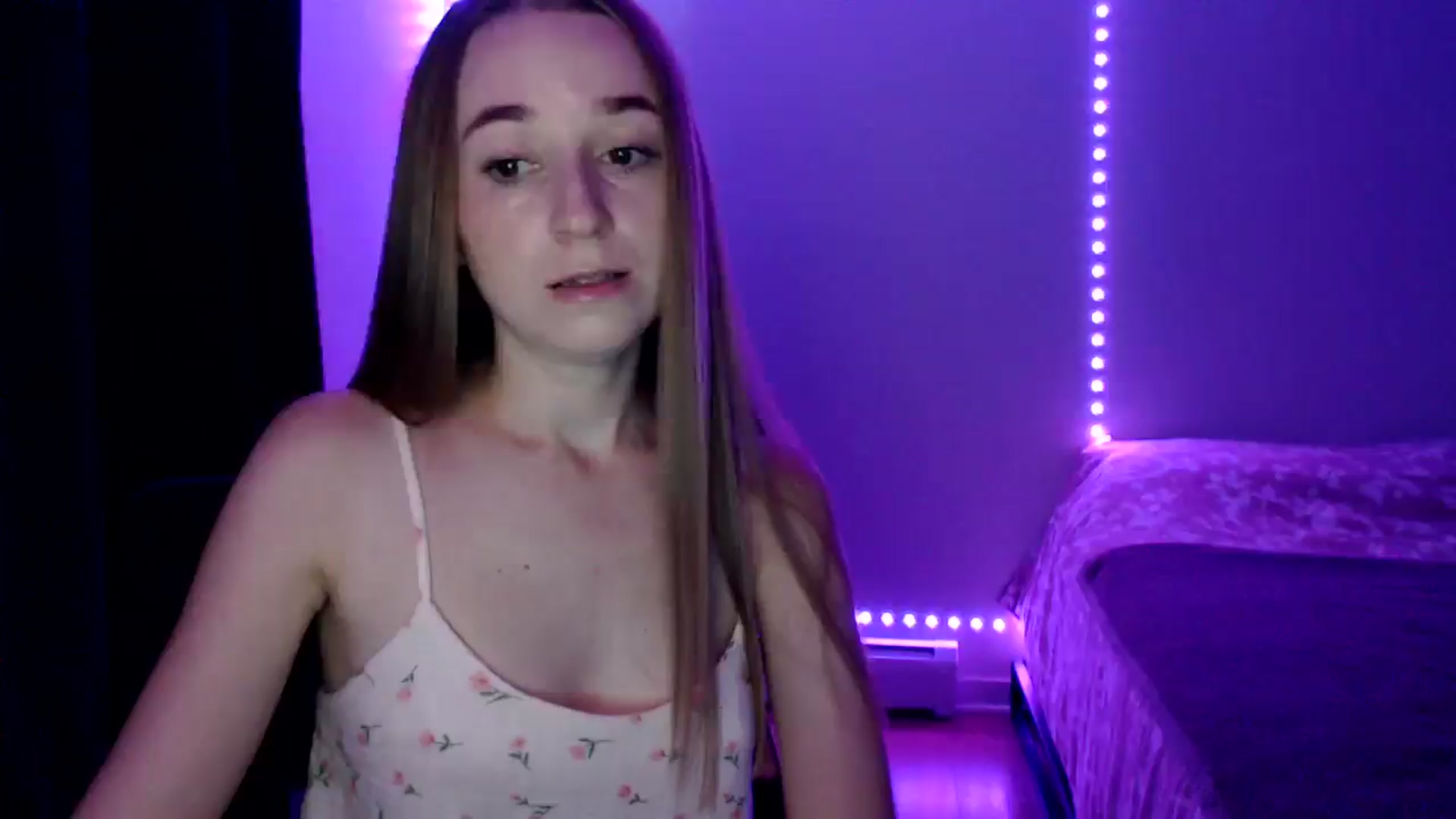 Gallery image thumbnail from PetitAnge_'s myfreecams stream on, 09/10/2025, 16:20 image 1 of 20