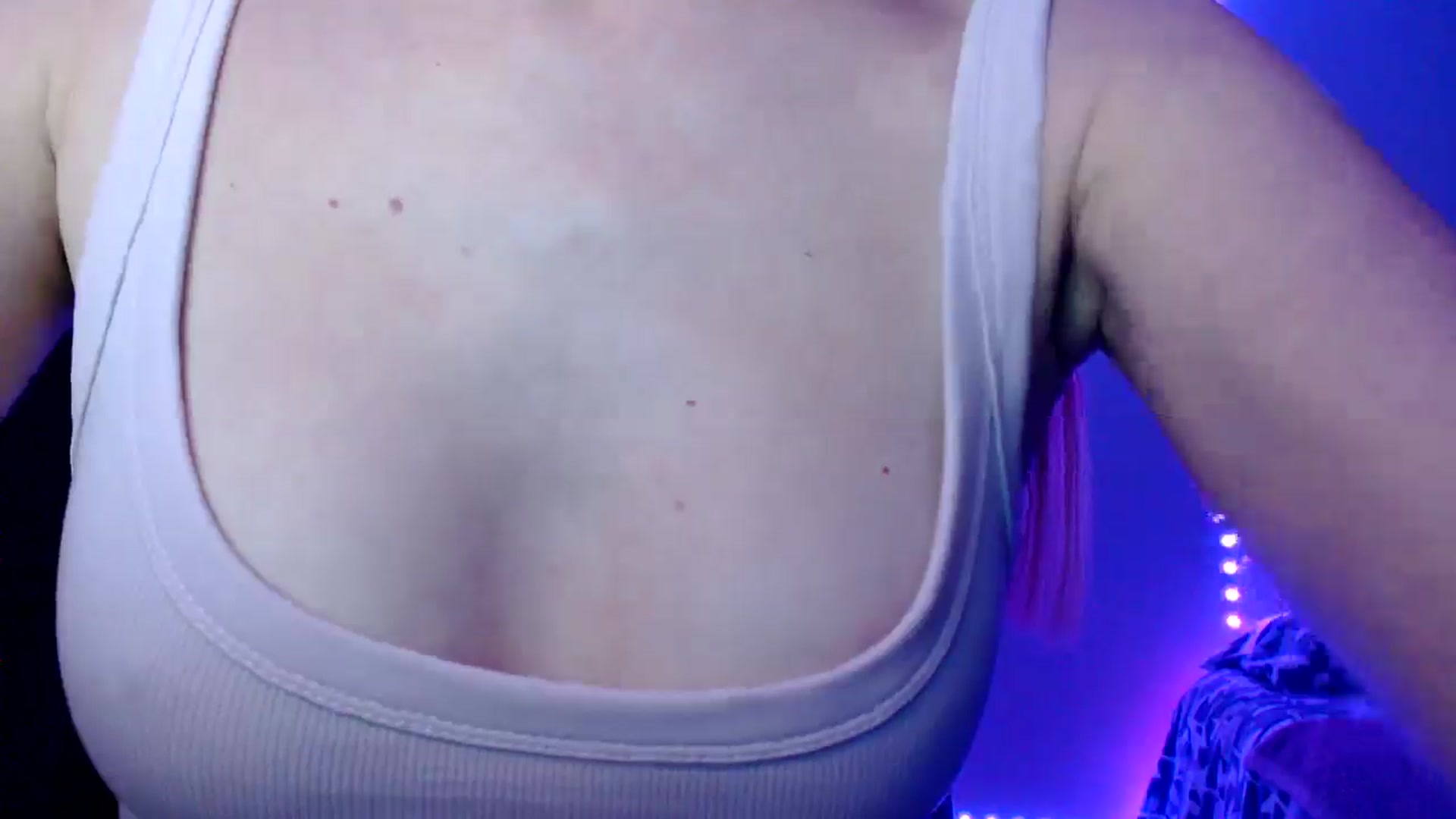 Gallery image thumbnail from PetitAnge_'s myfreecams stream on, 09/17/2025, 18:34 image 17 of 20
