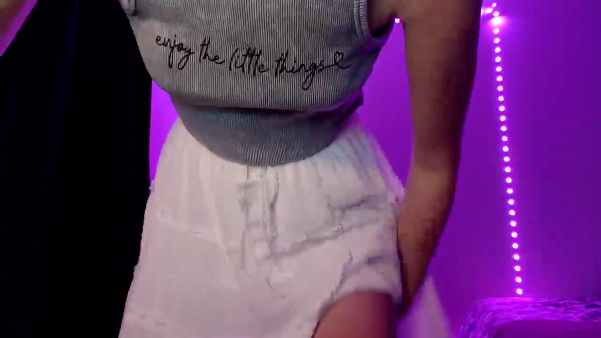 Gallery image thumbnail from PetitAnge_'s myfreecams stream on, 10/06/2025, 19:08 image 19 of 20