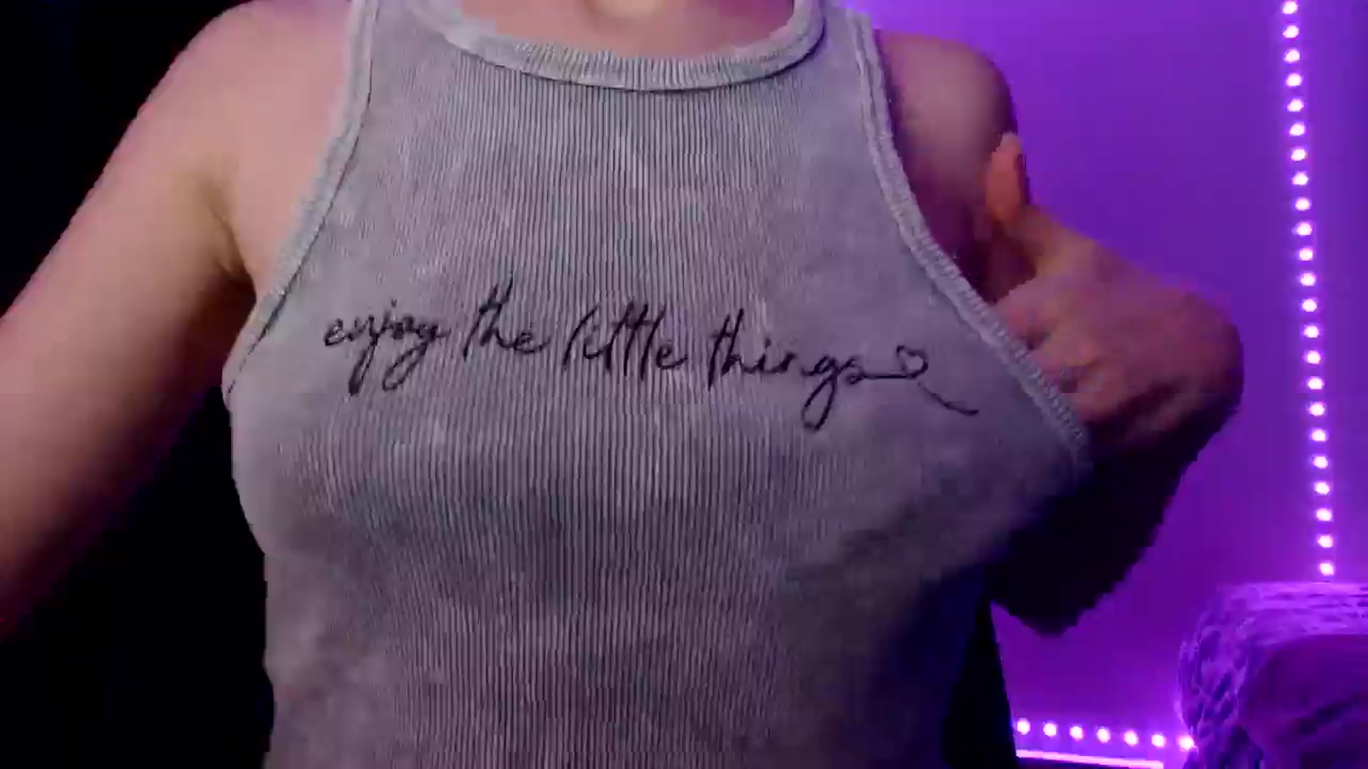 Gallery image thumbnail from PetitAnge_'s myfreecams stream on, 10/06/2025, 19:08 image 12 of 20