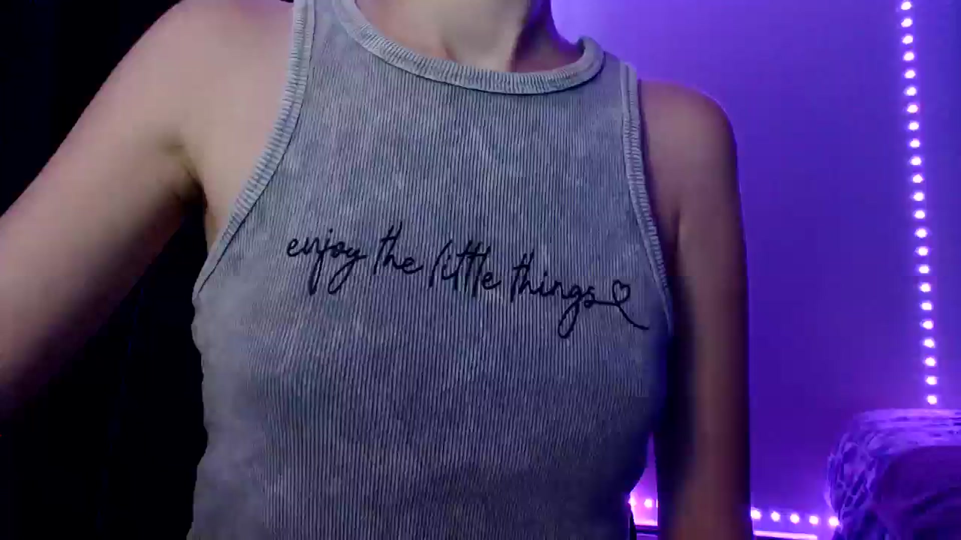 Gallery image thumbnail from PetitAnge_'s myfreecams stream on, 10/06/2025, 19:08 image 16 of 20