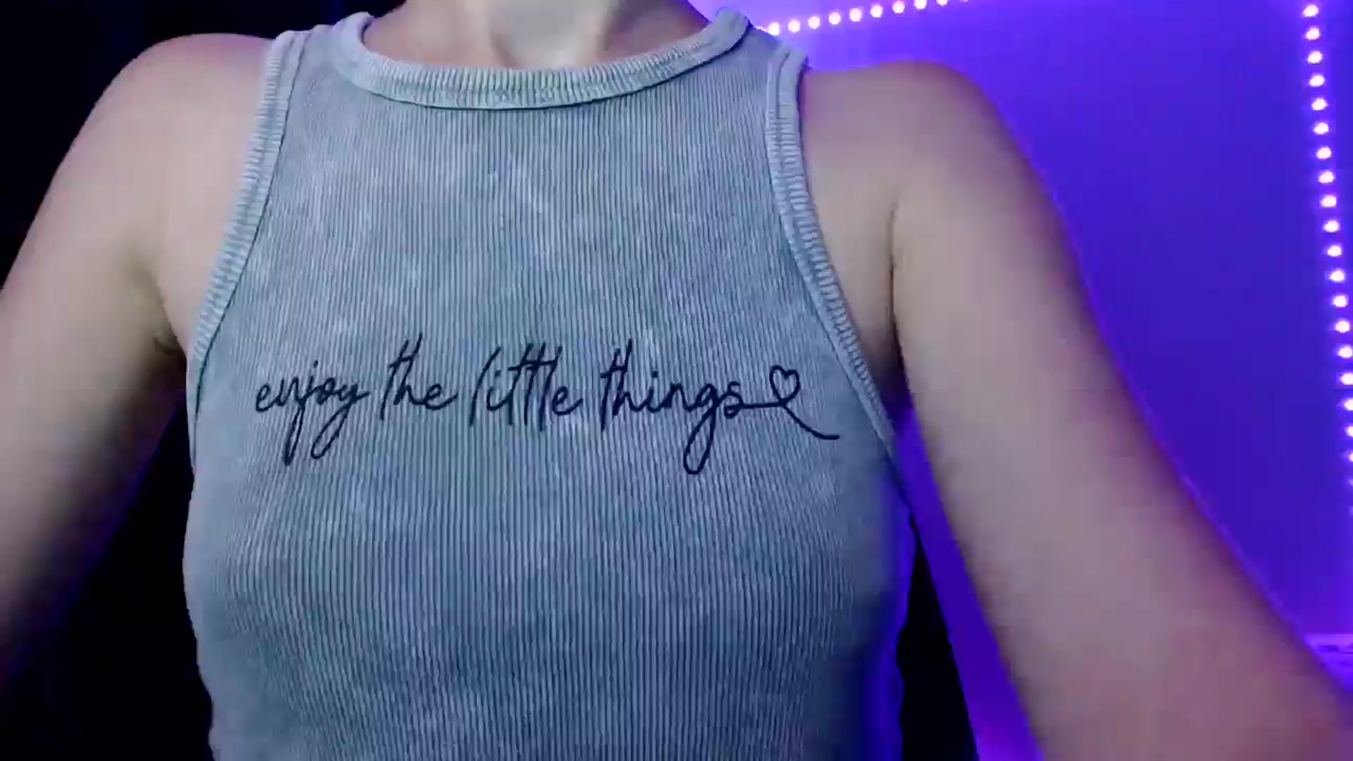 Gallery image thumbnail from PetitAnge_'s myfreecams stream on, 10/06/2025, 19:08 image 5 of 20