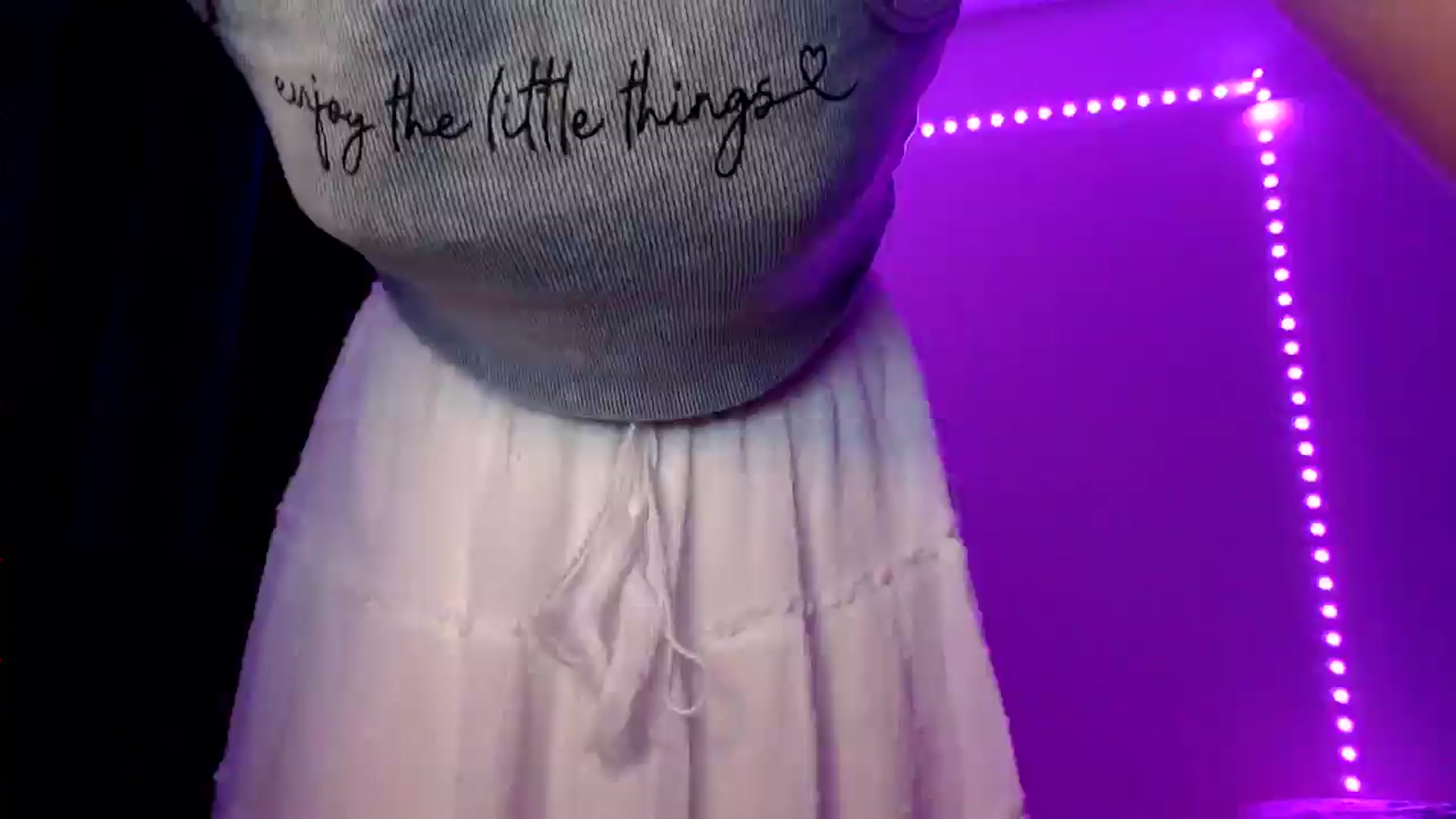 Gallery image thumbnail from PetitAnge_'s myfreecams stream on, 10/06/2025, 19:08 image 6 of 20