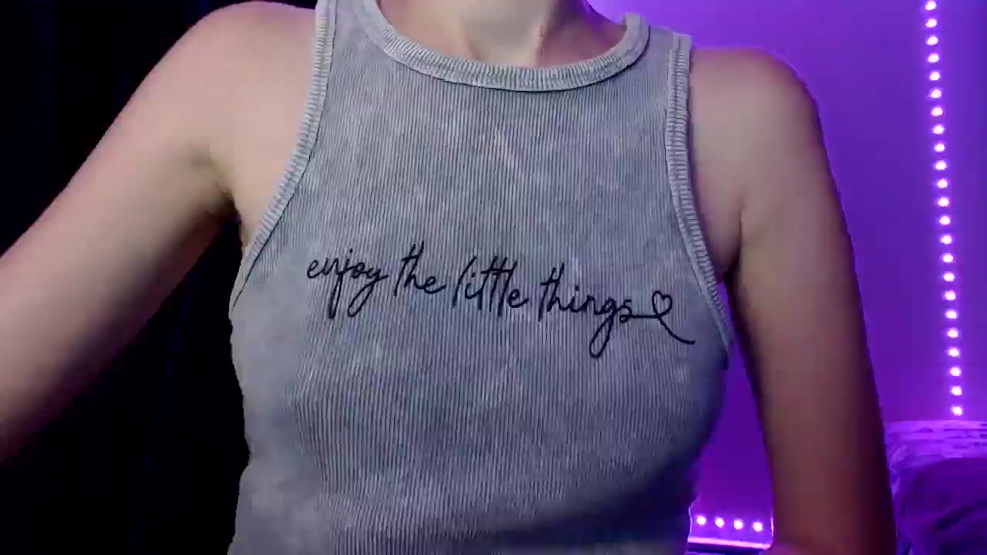 Gallery image thumbnail from PetitAnge_'s myfreecams stream on, 10/06/2025, 19:08 image 17 of 20