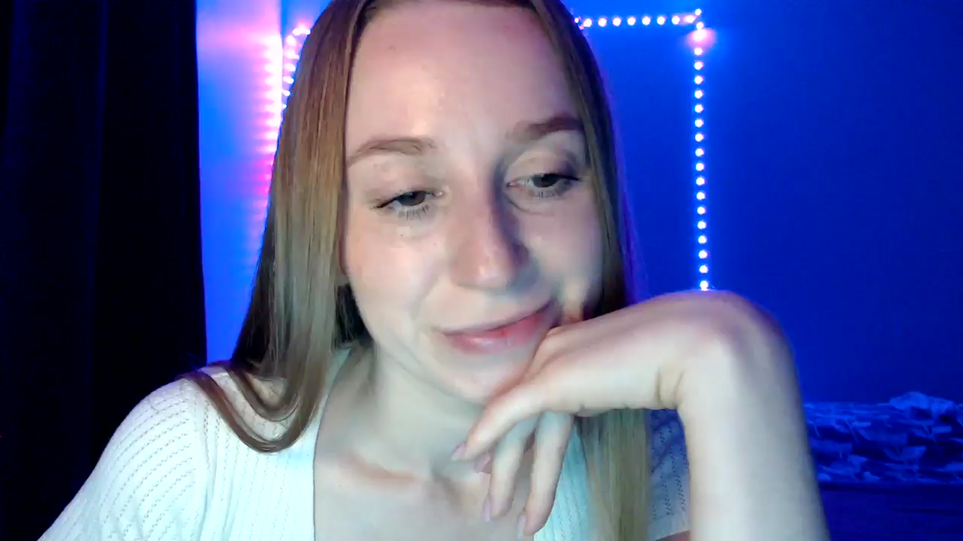Gallery image thumbnail from PetitAnge_'s myfreecams stream on, 10/07/2025, 22:18 image 14 of 20