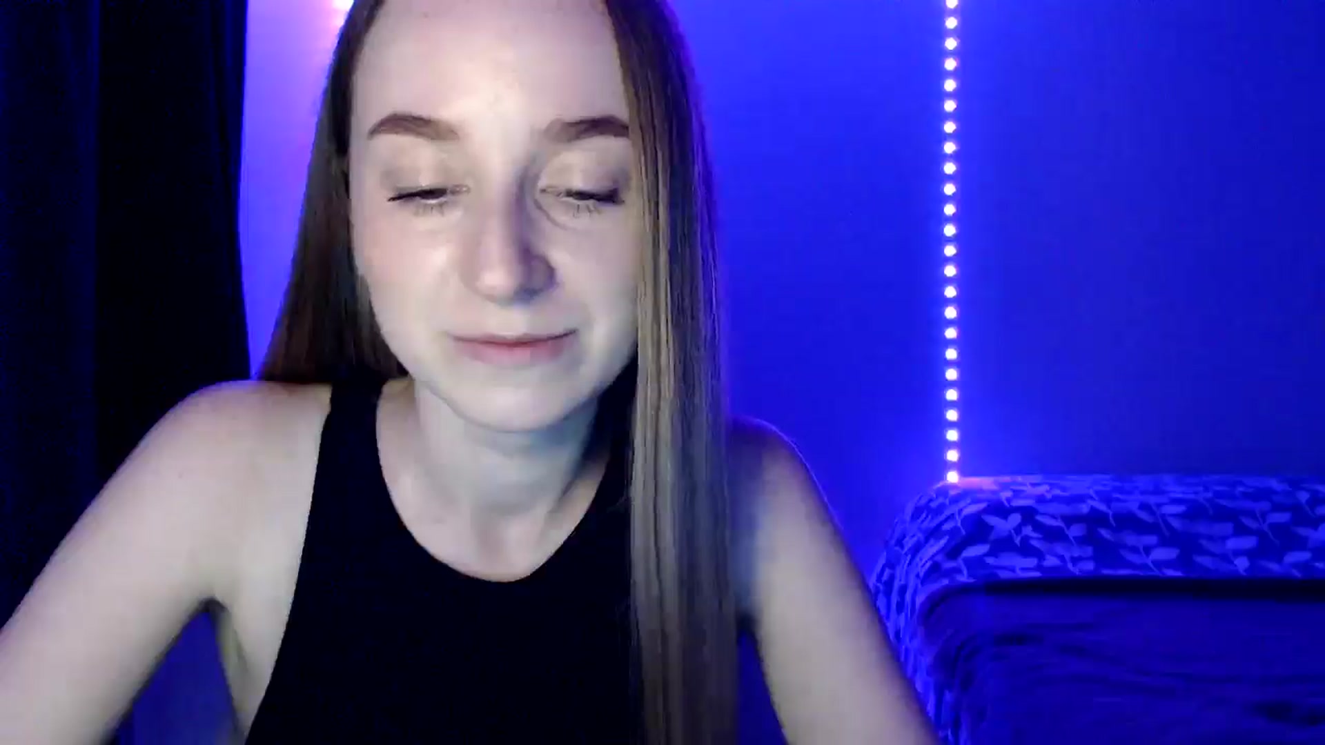 Gallery image thumbnail from PetitAnge_'s myfreecams stream on, 10/12/2025, 16:57 image 17 of 20