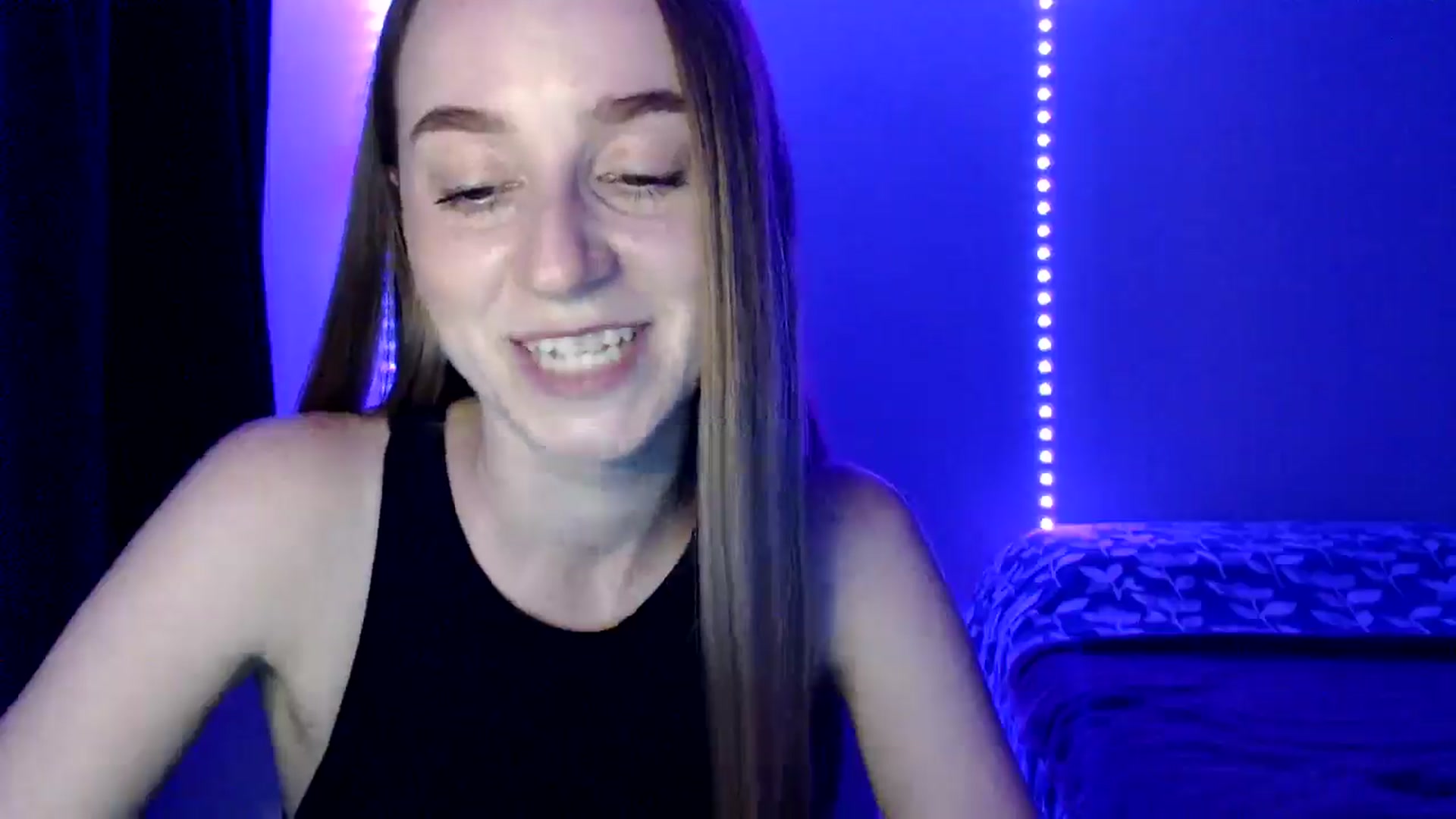 Gallery image thumbnail from PetitAnge_'s myfreecams stream on, 10/12/2025, 16:57 image 18 of 20